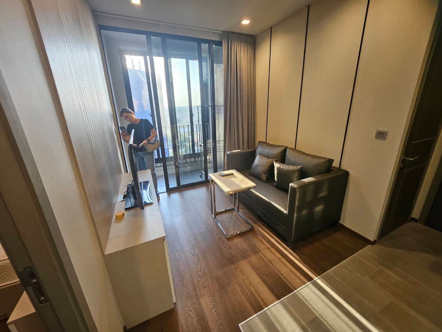 Ideo Q Victory · 1 Bed Condo, 36.35 sqm, for Sale or Rent