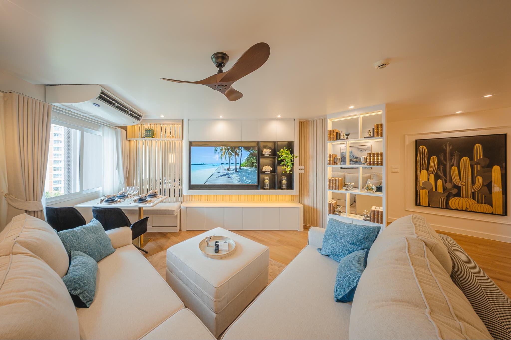 Fortune Condo Town · 2 Beds Condo, 90 sqm, for Sale or Rent