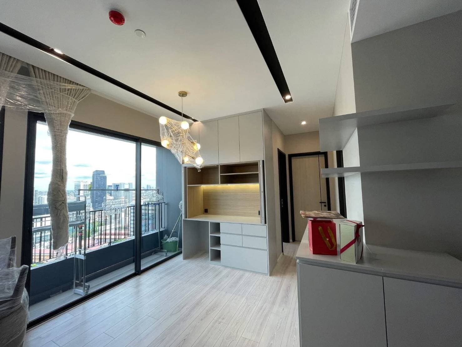 The Room Phayathai · 2 Beds Condo, 70 sqm, for Rent