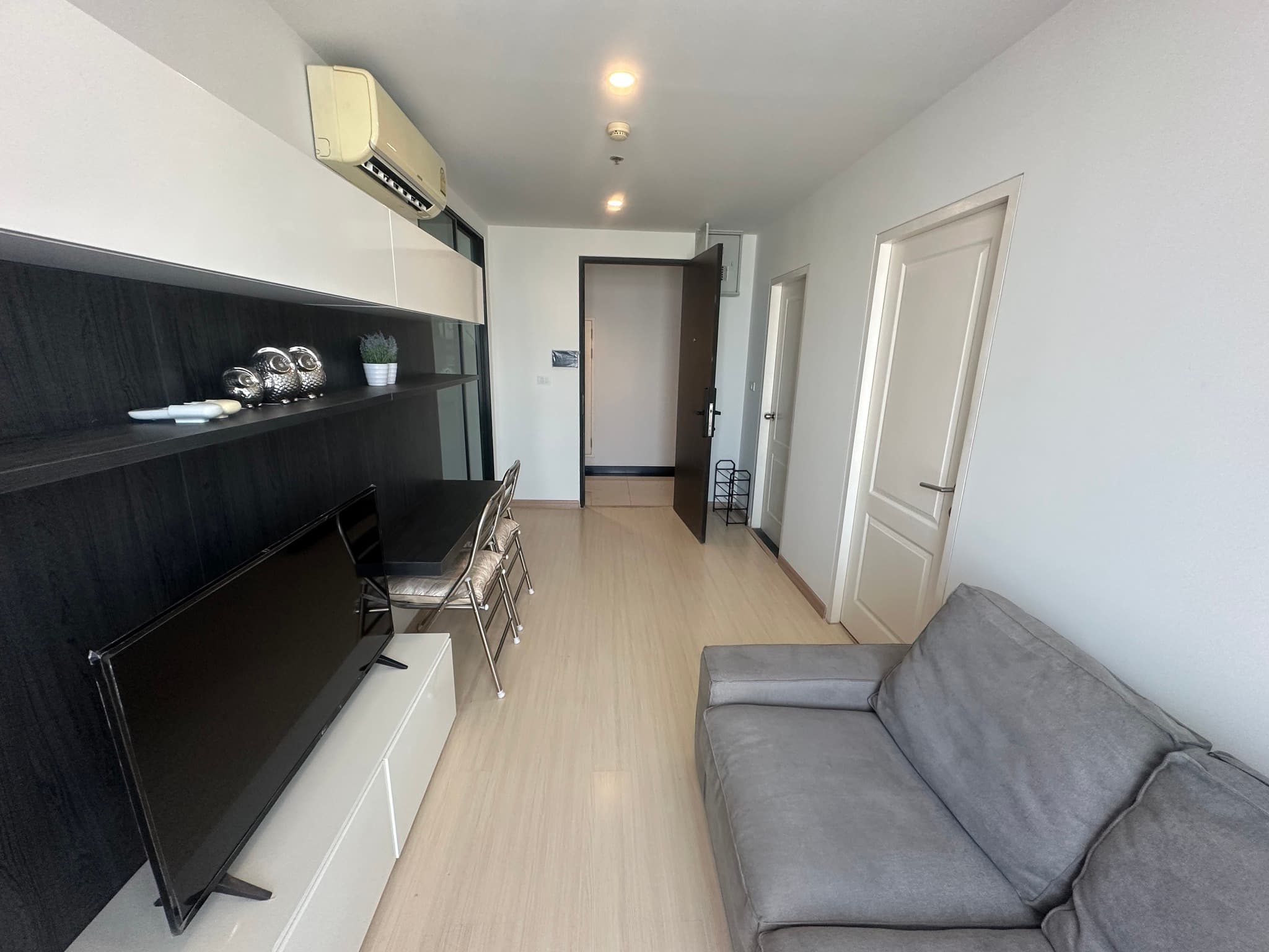 ให้เช่า คอนโด Bangkok Horizon Lazi (Sathorn-Narathiwas) · 2 ห้องนอน · 42 ตร.ม.
