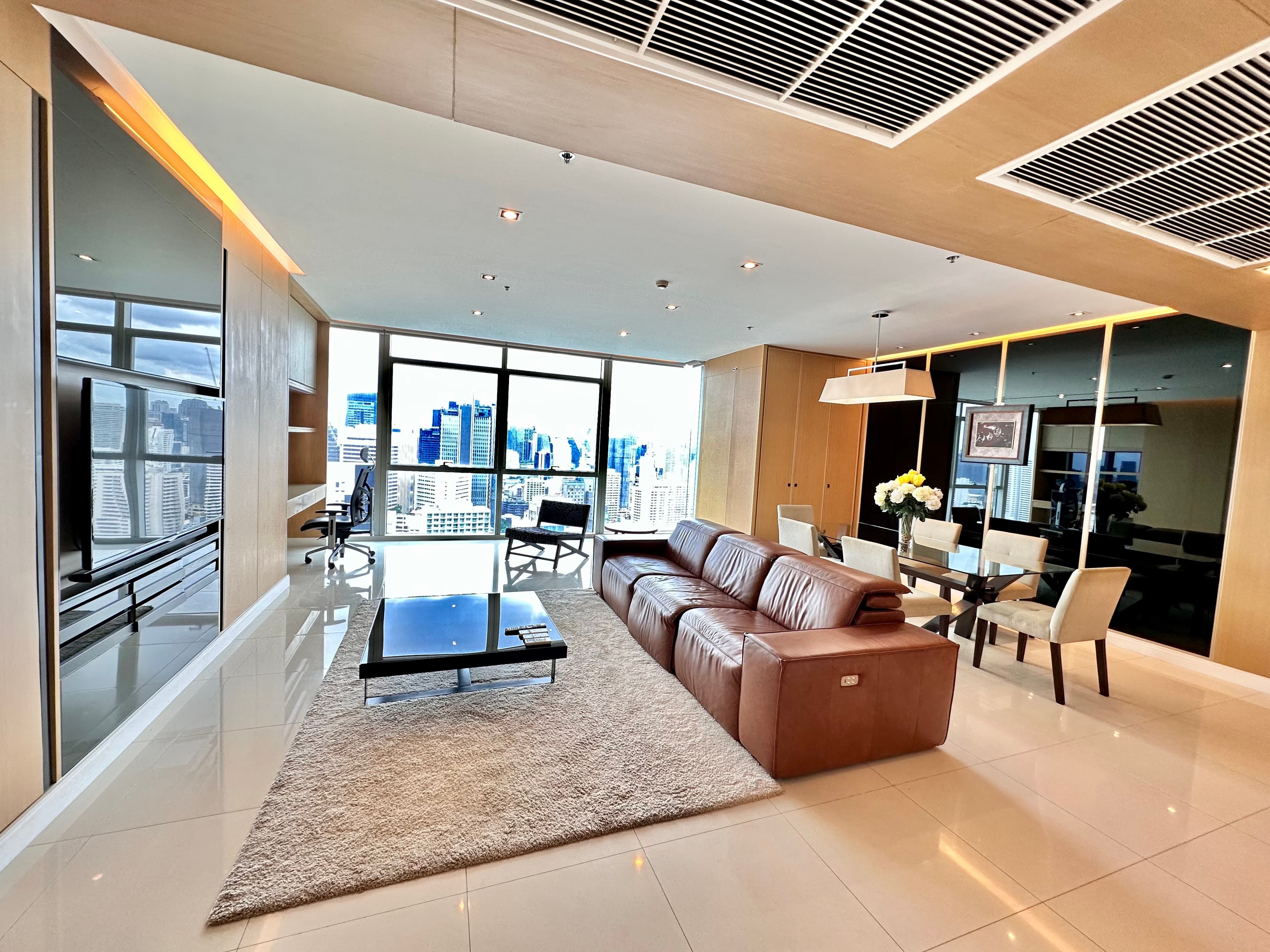 ให้เช่า คอนโด Athenee Residence · 3 ห้องนอน · 199 ตร.ม.