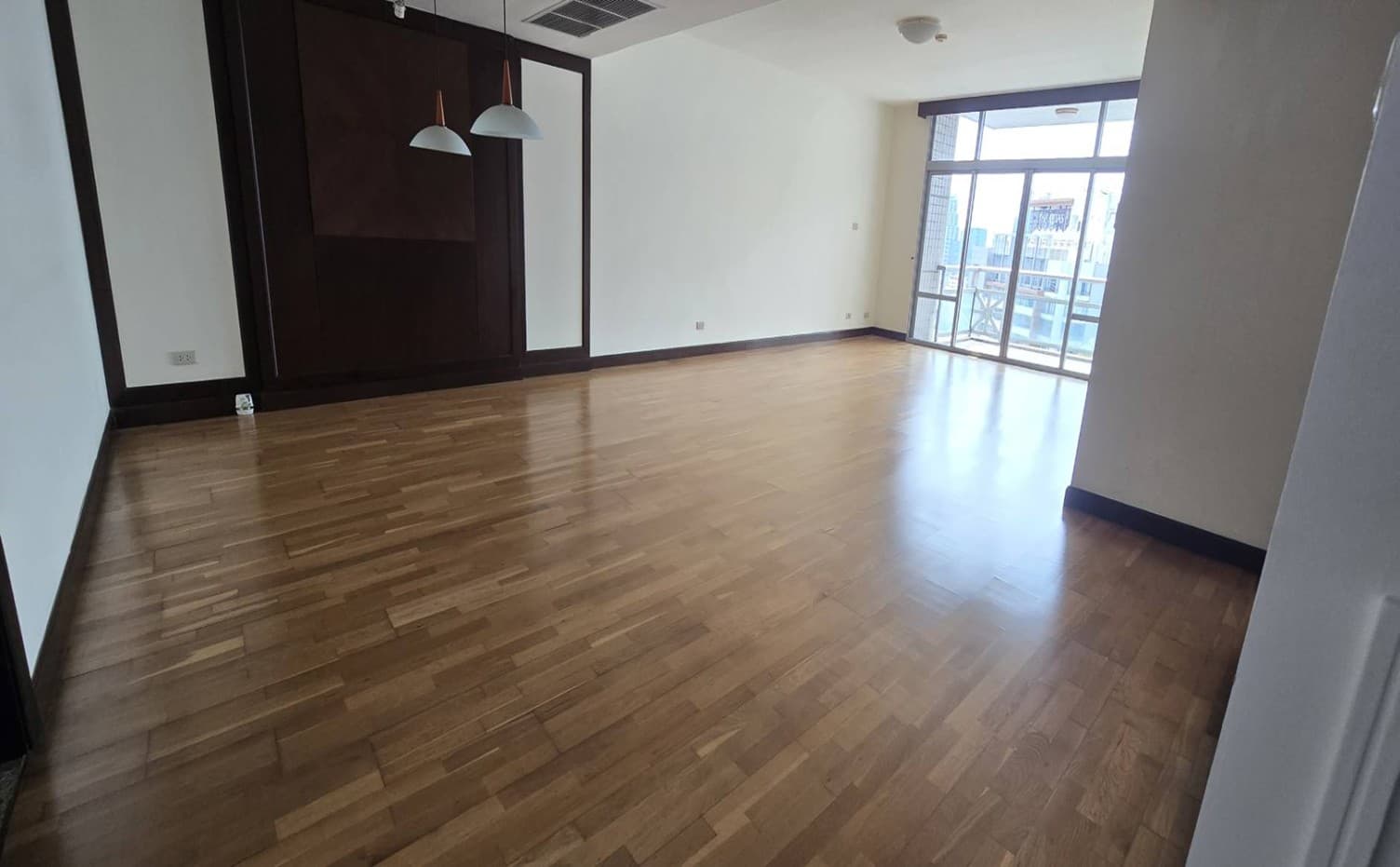 All Season Mansion · 2 Beds Condo, 136.56 sqm, for Sale