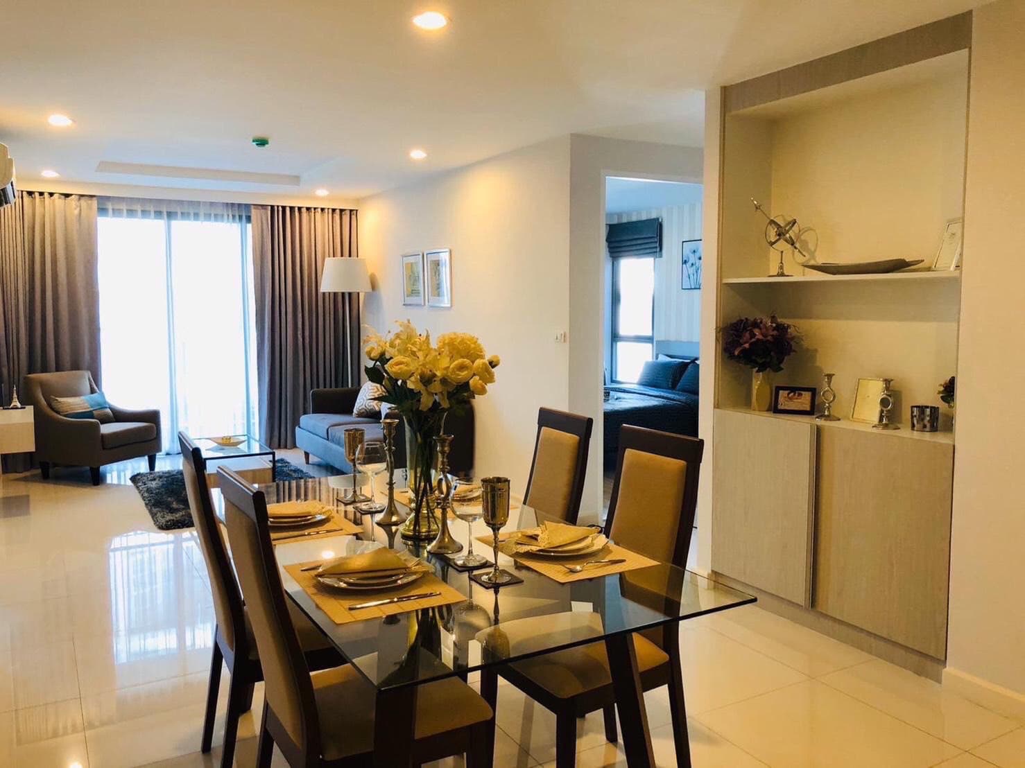 Voque Residential Condominium Sukhumvit 31 · 3 Beds Condo, 122 sqm, for Sale