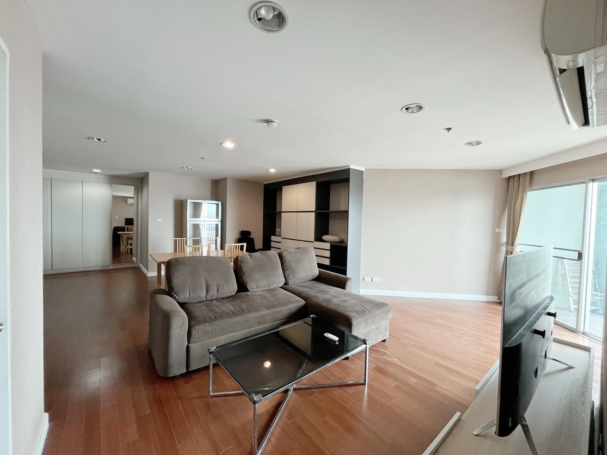 Belle Grand Rama 9 · 3 Beds Condo, 101 sqm, for Sale