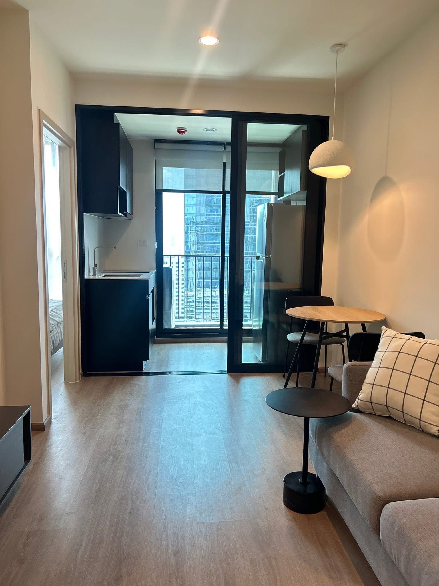 Nue District R9 · 1 Bed Condo, 30.79 sqm, for Rent