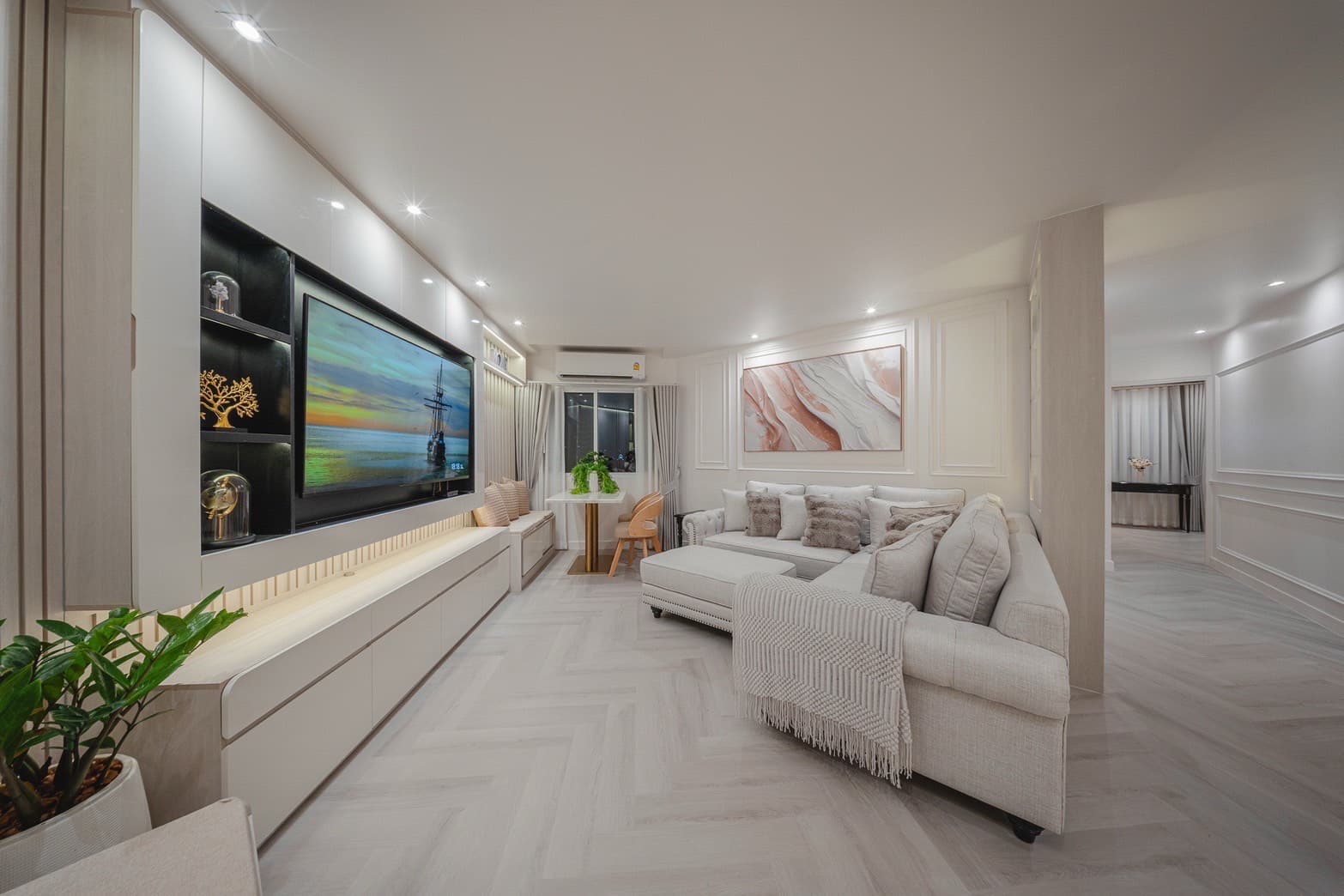 Fortune Condo Town · 2 Beds Condo, 86 sqm, for Rent