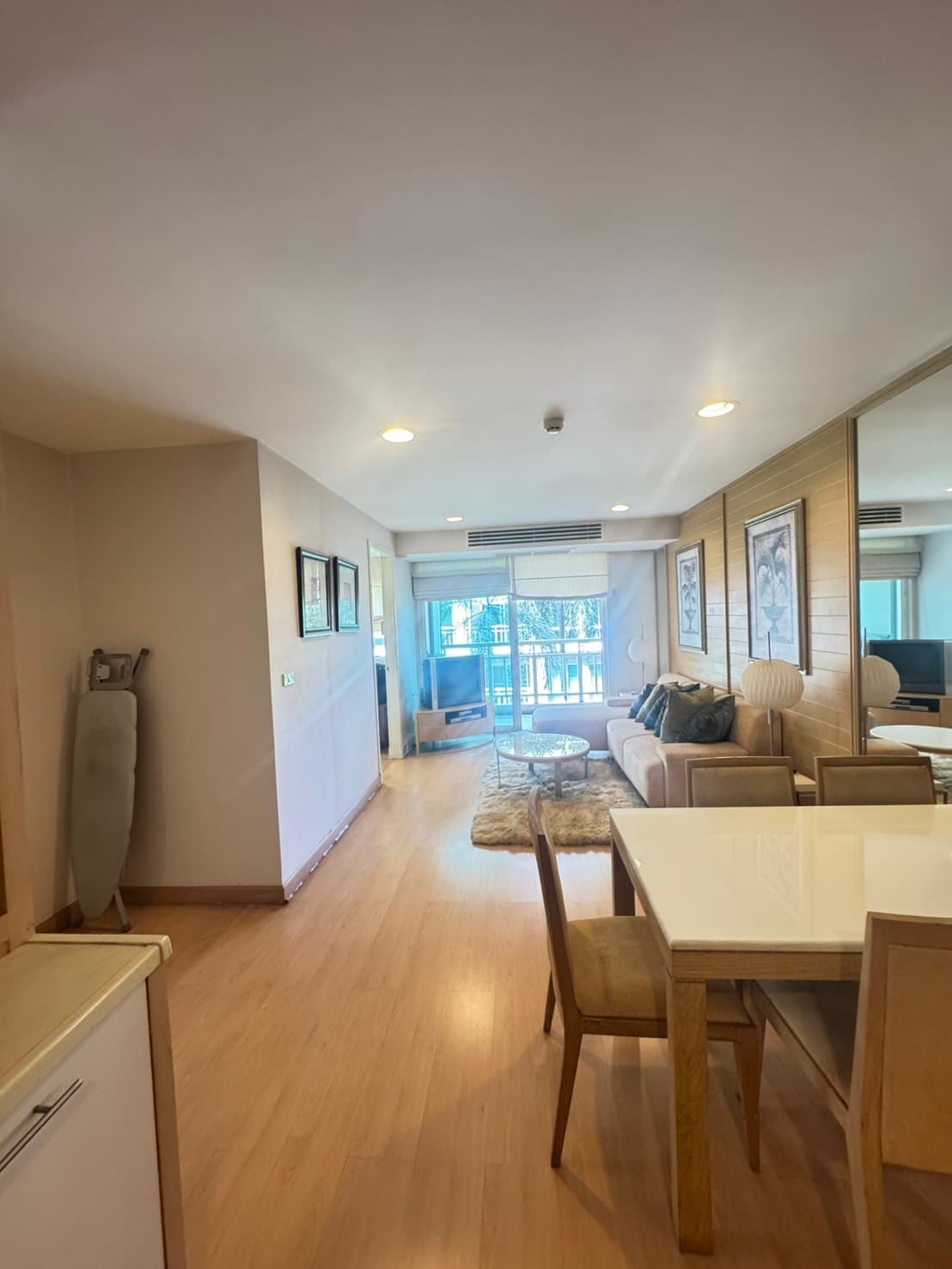 ขาย คอนโด The Bangkok Condo (Narathiwas) · 2 ห้องนอน · 77 ตร.ม.