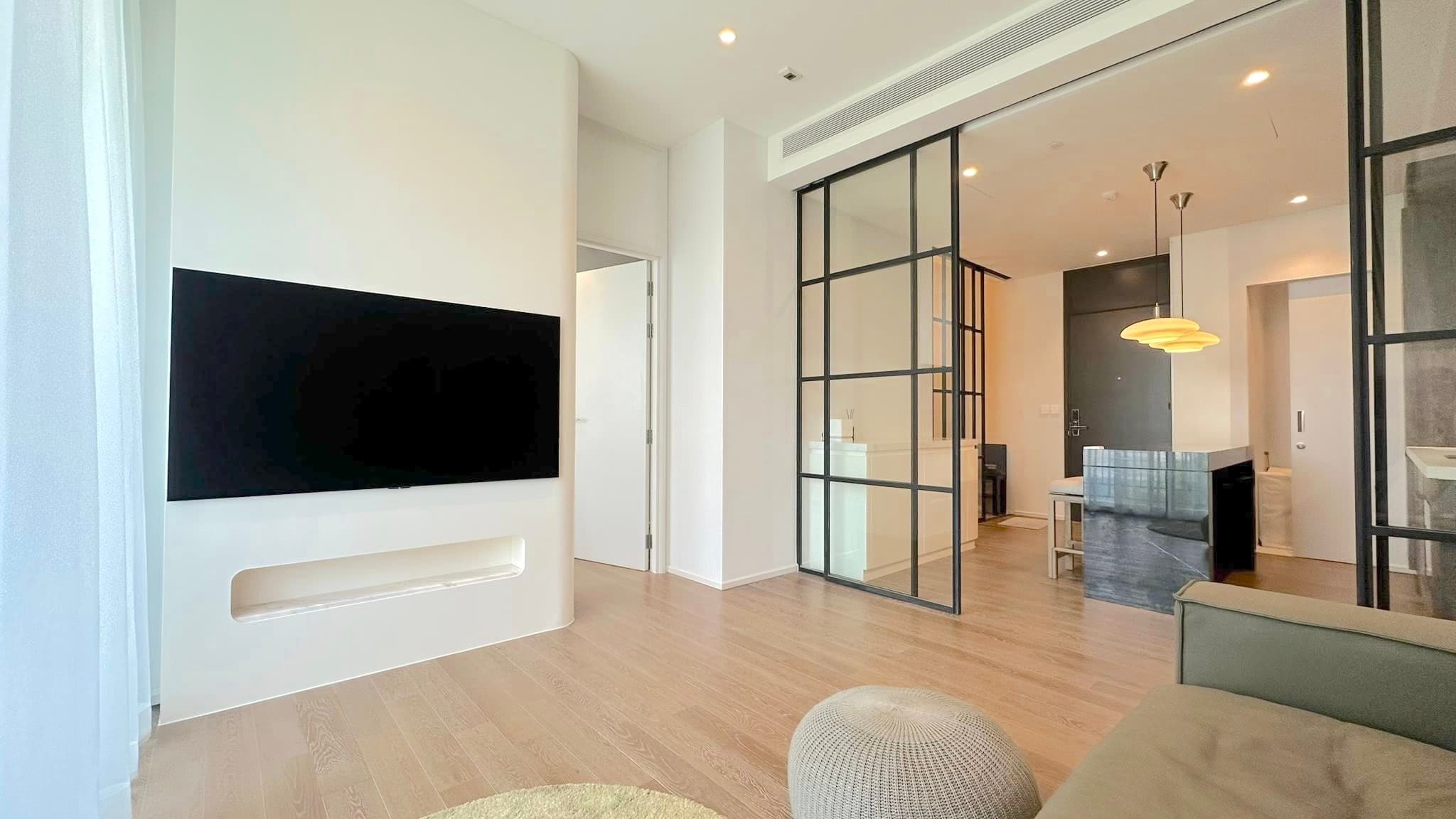 Muniq Langsuan · 1 Bed Condo, 64.56 sqm, for Sale