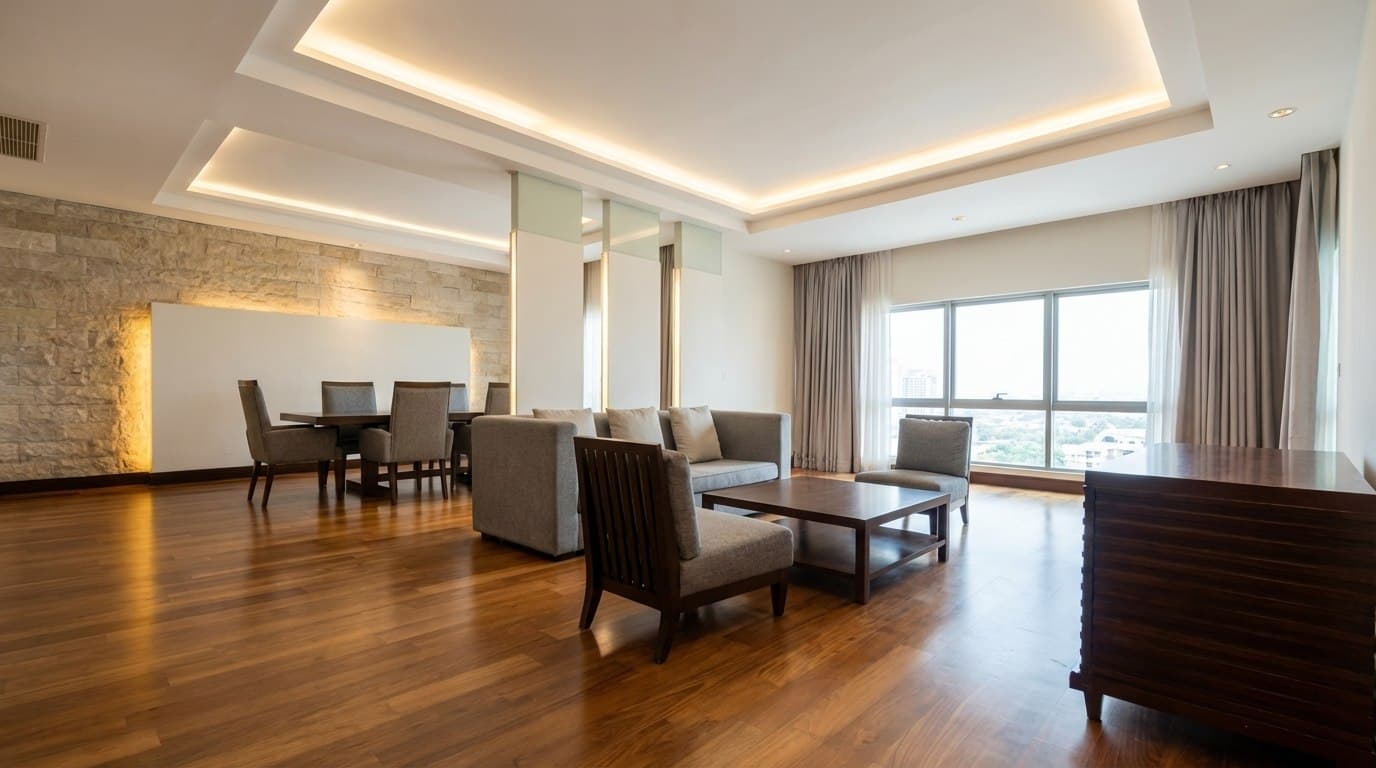 Royal Residence Park · 4 Beds Condo, 275 sqm, for Rent