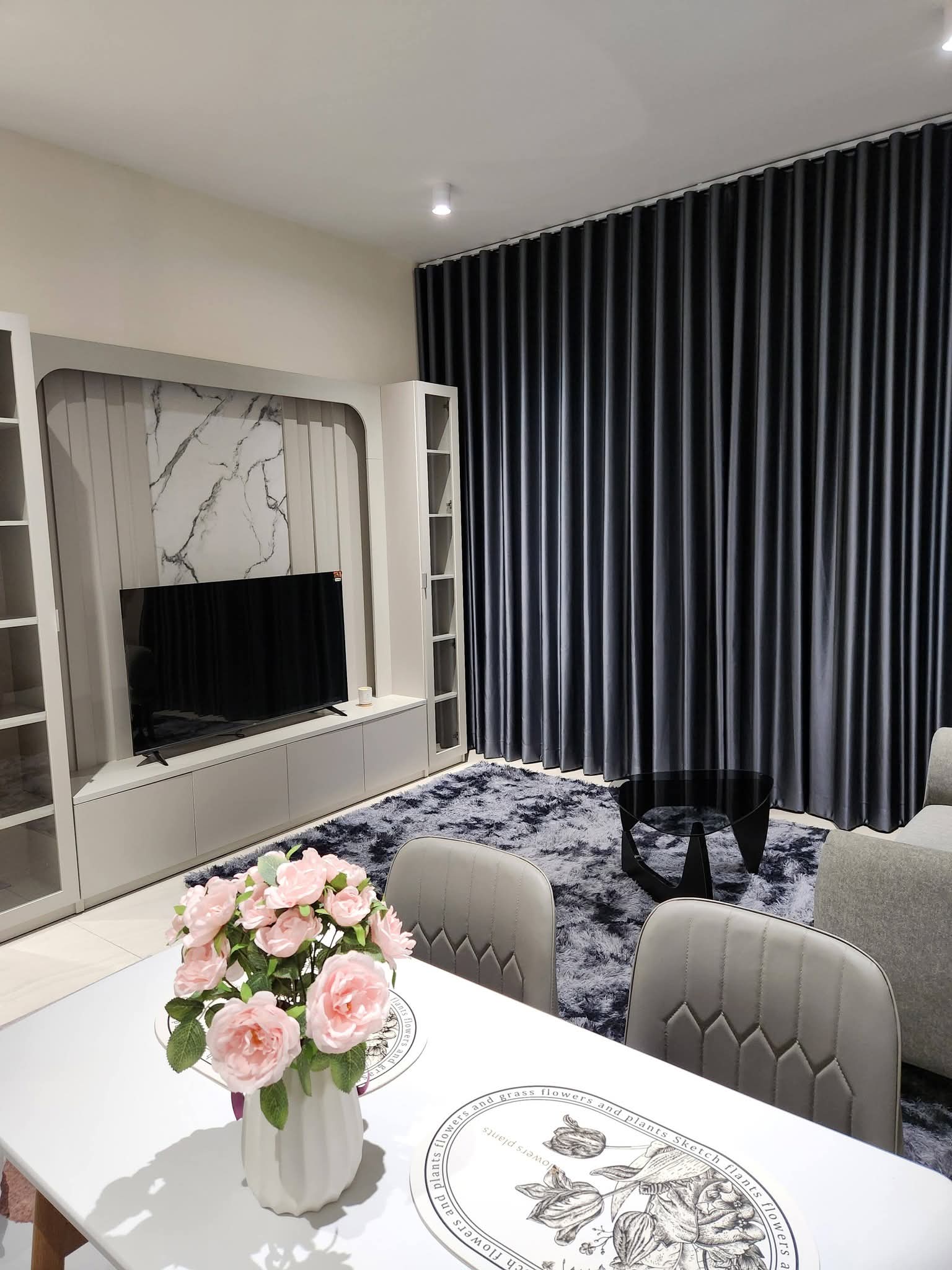 Tait 12 · 1 Bed Condo, 49.3 sqm, for Rent