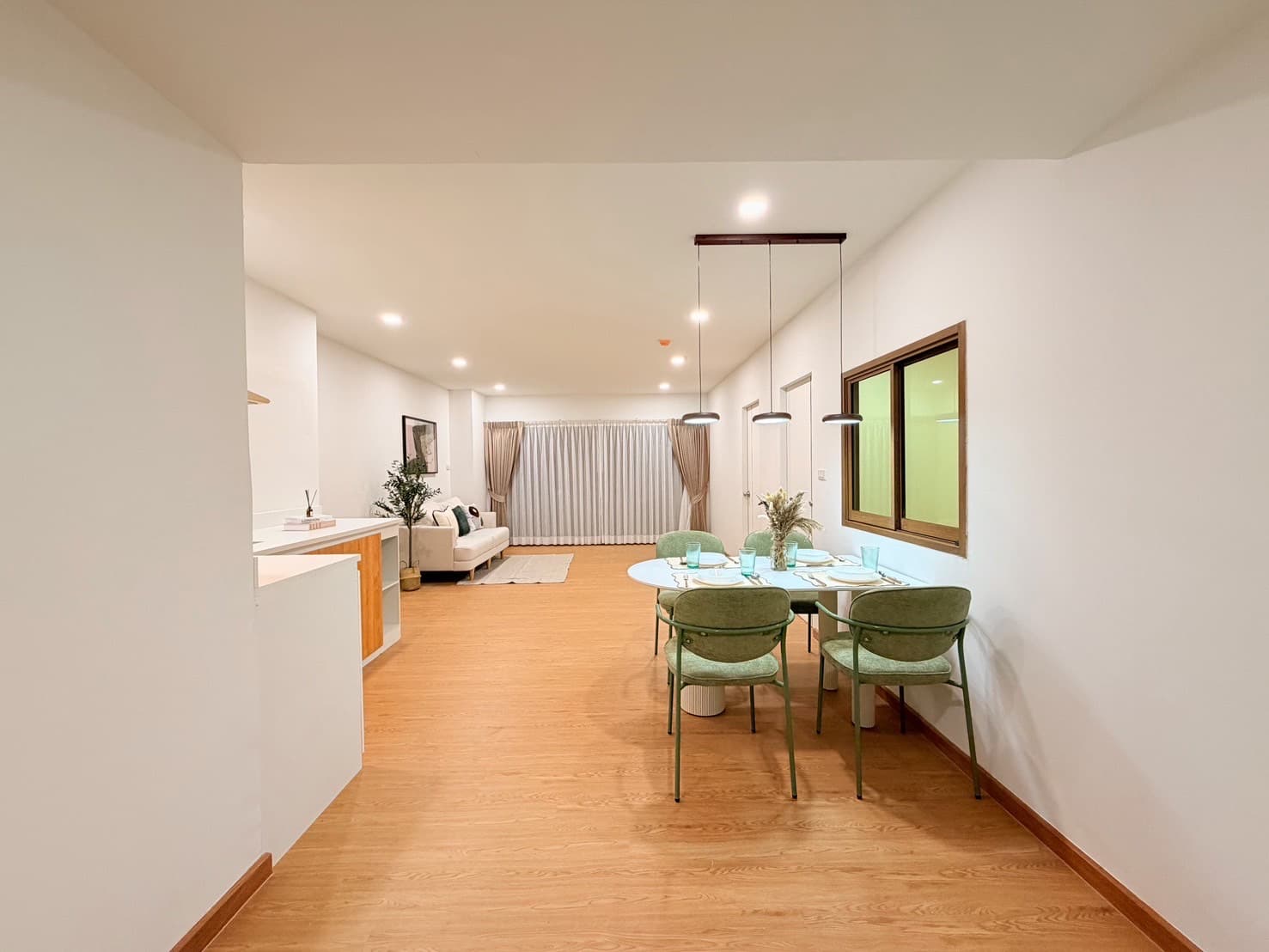 Centurion Park · 2 Beds Condo, 88 sqm, for Sale