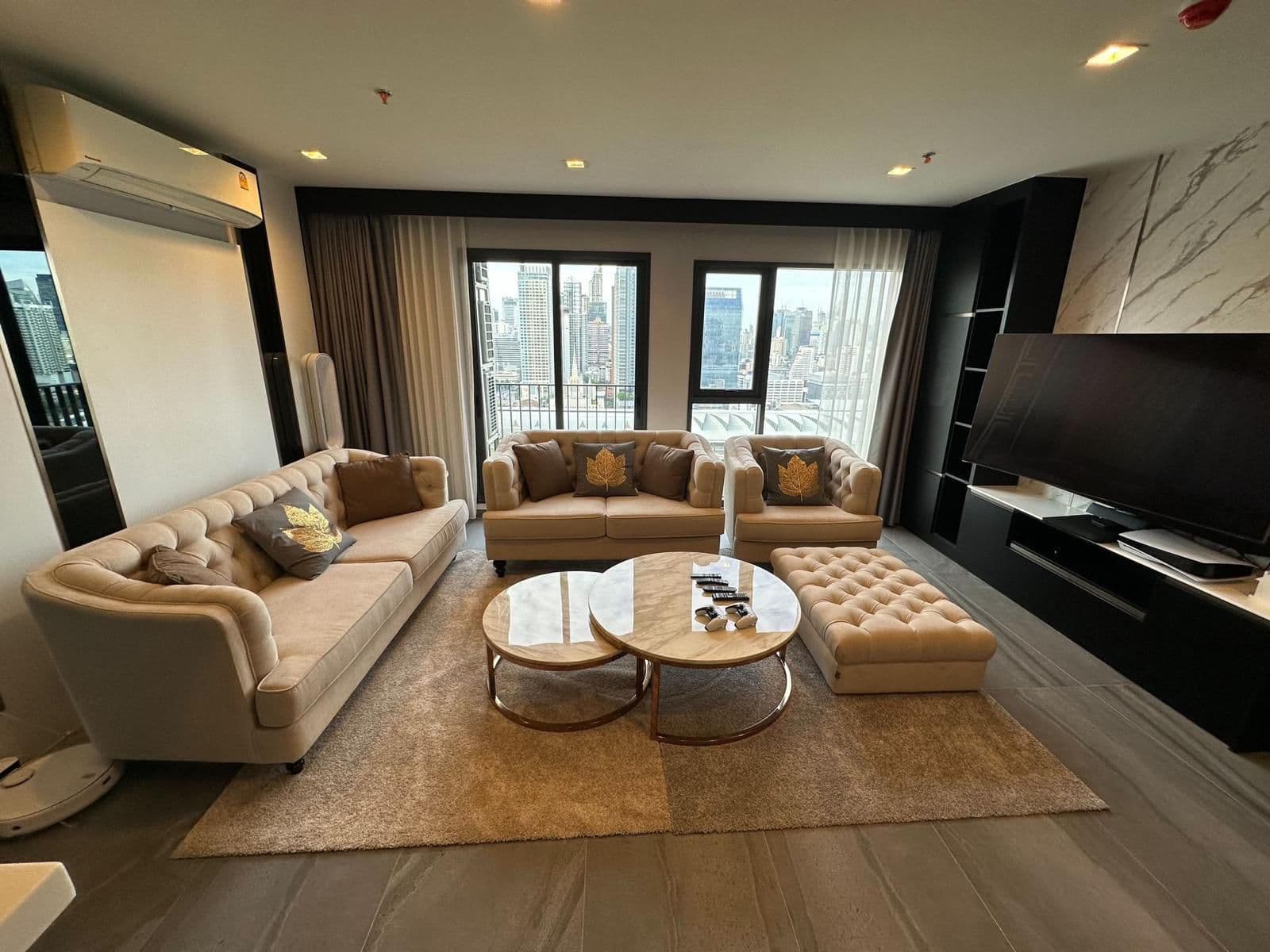 Life Asoke Hype · 2 Beds Condo, 99.9 sqm, for Sale