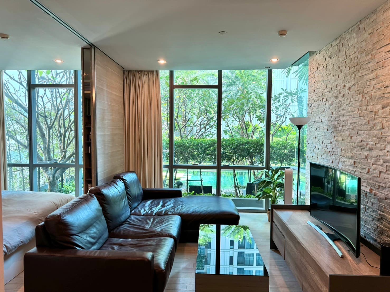 The Room Sukhumvit 21 · 1 Bed Condo, 53 sqm, for Sale or Rent