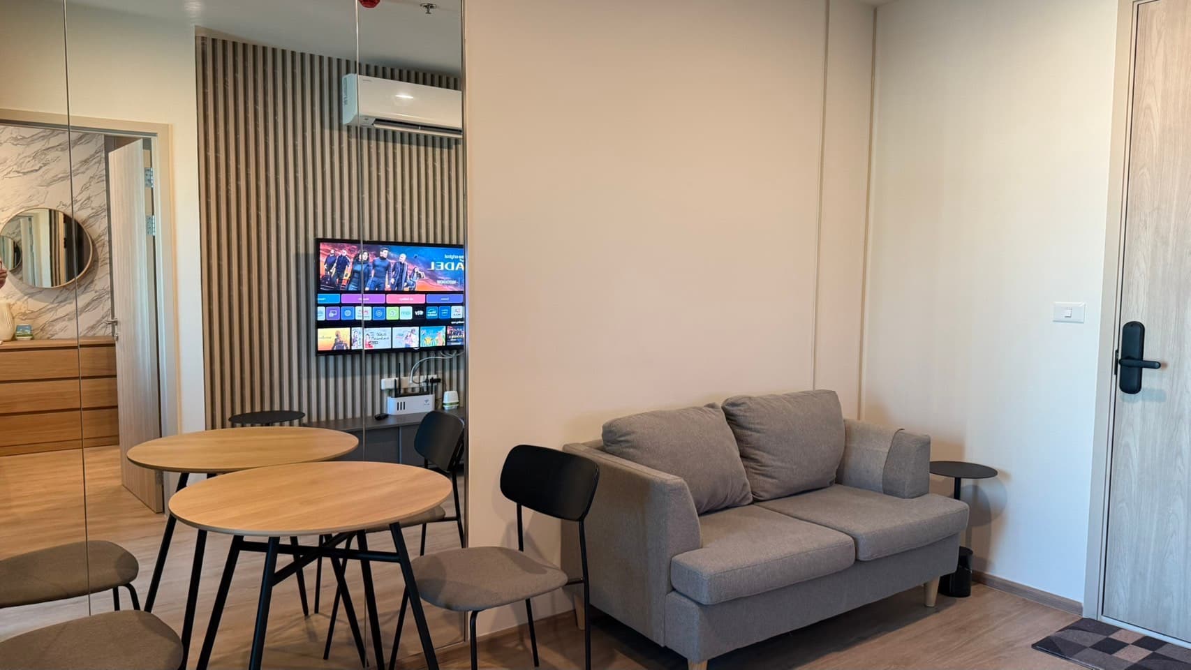 Nue District R9 · 1 Bed Condo, 30 sqm, for Rent