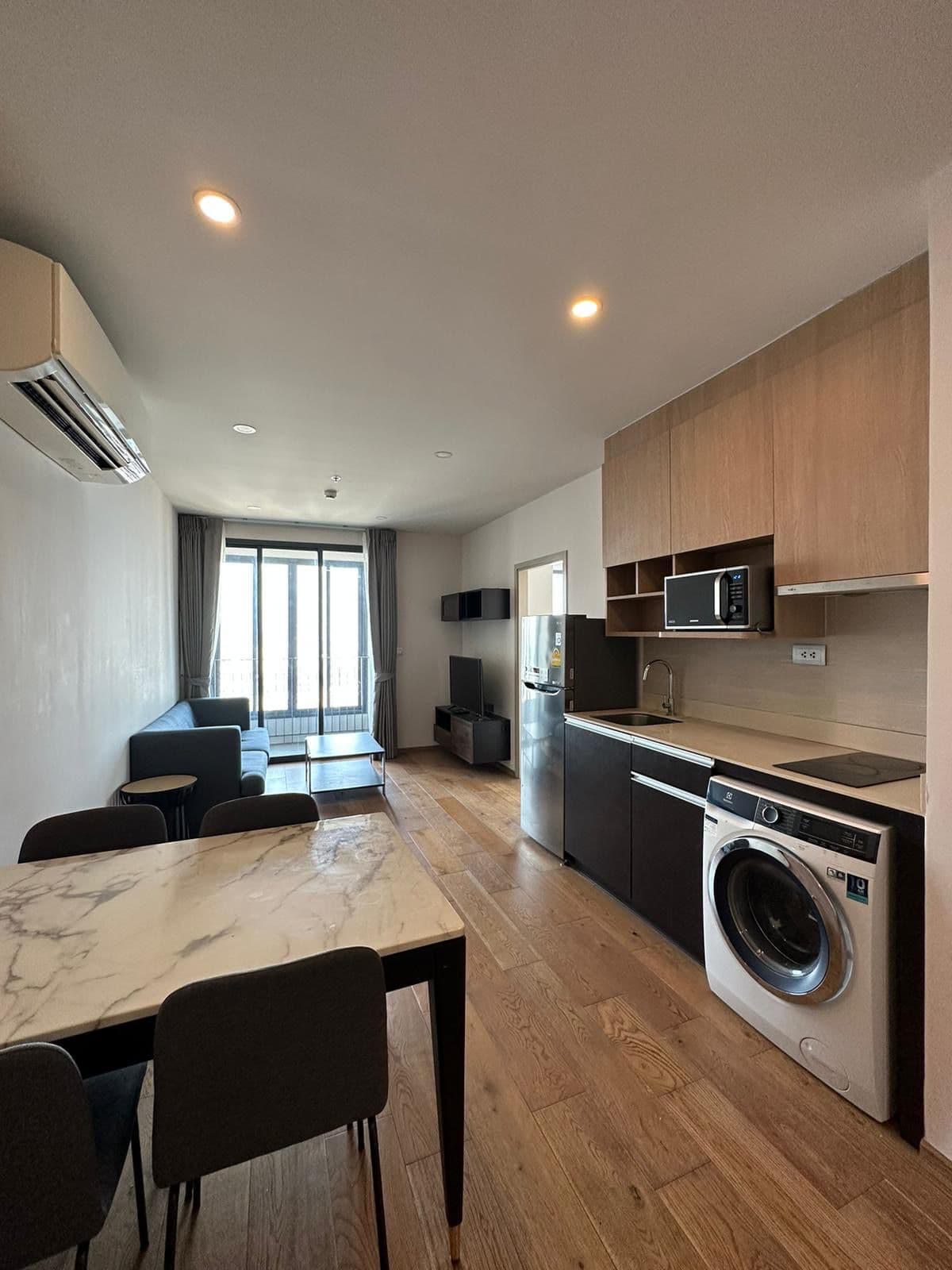 Q Chidlom Phetchaburi · 2 Beds Condo, 63.8 sqm, for Sale or Rent