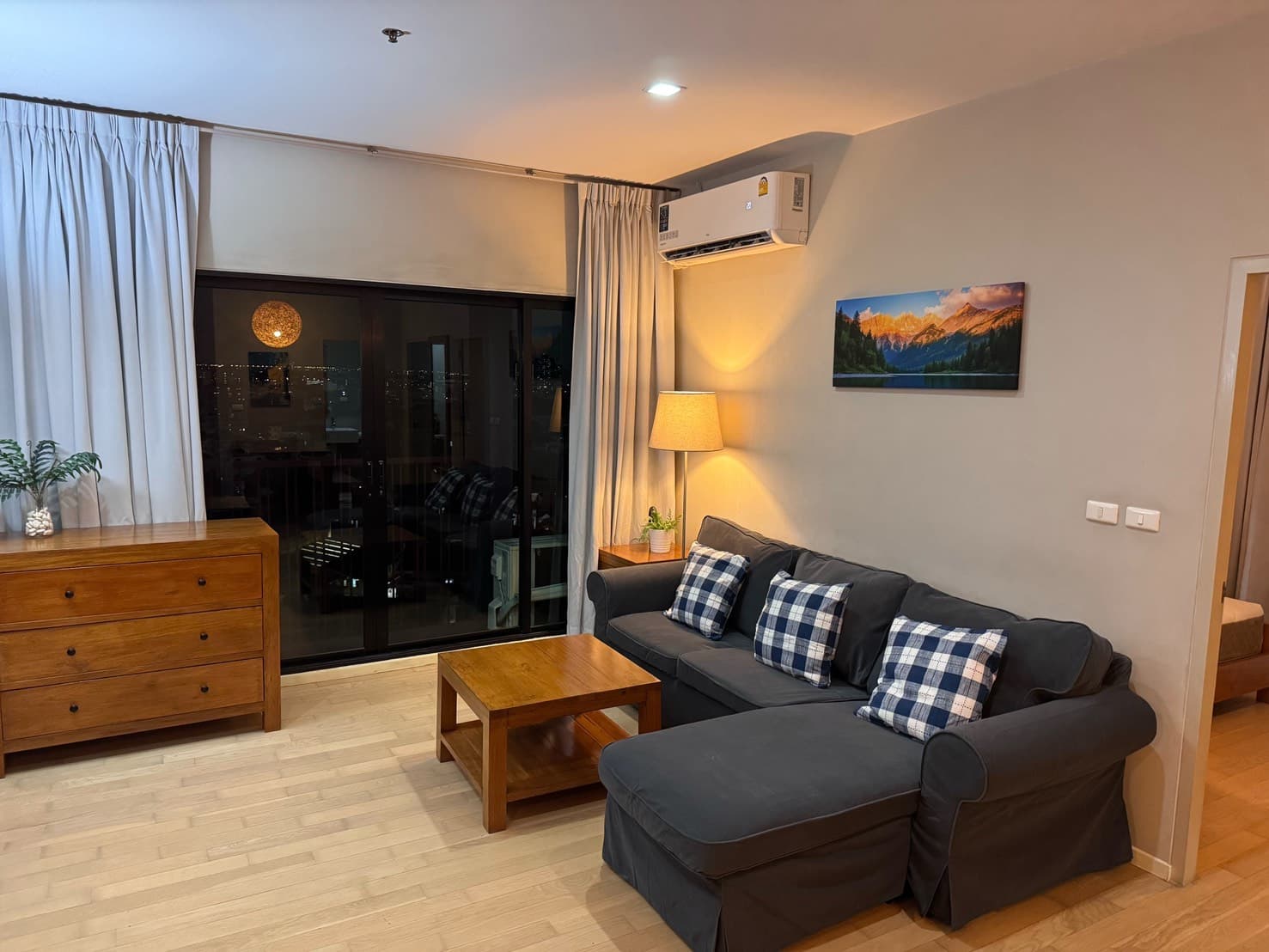 Noble Reveal · 2 Beds Condo, 67 sqm, for Sale or Rent