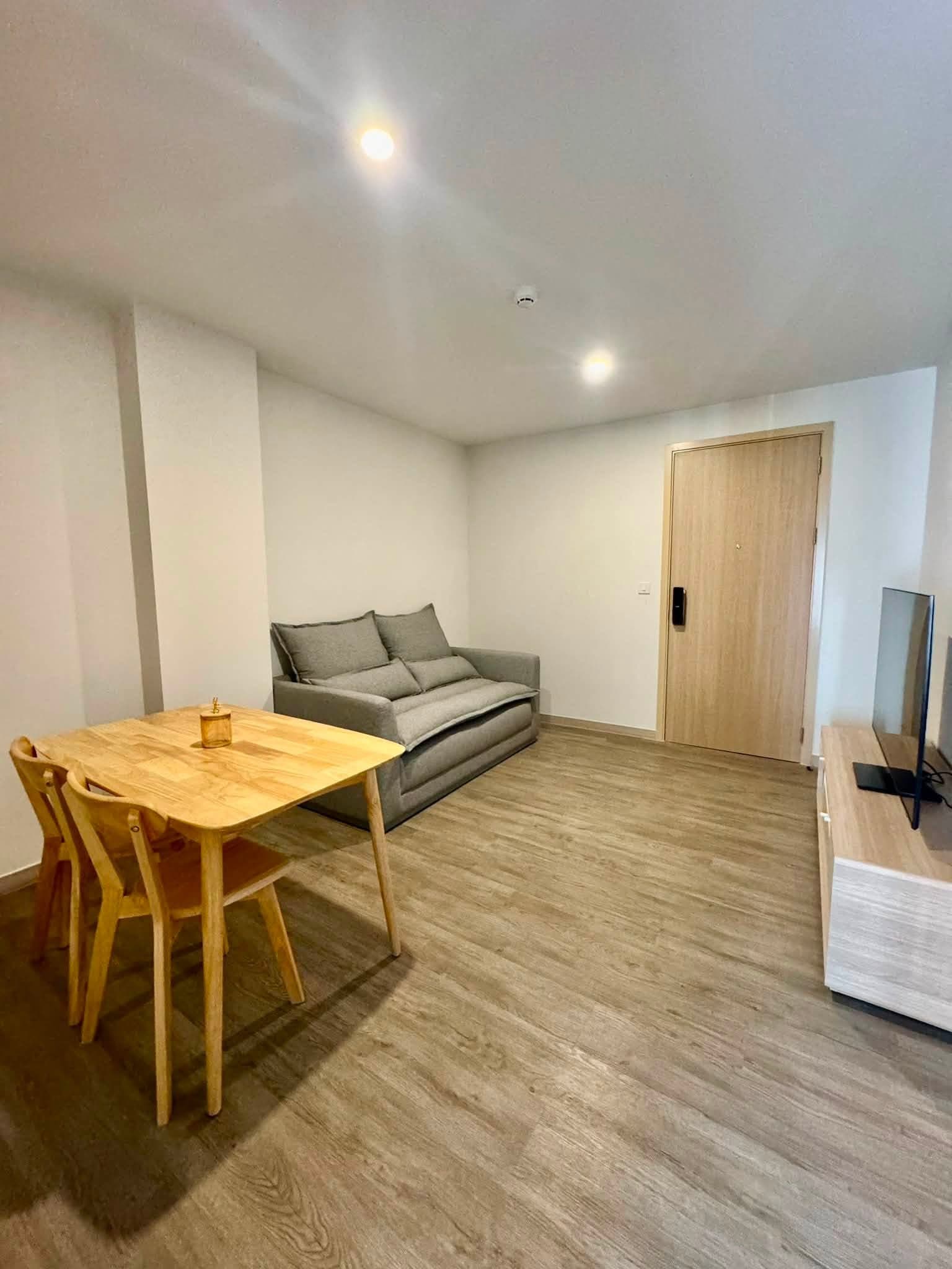 The SHADE Sathon 1 · 5 Beds Condo, 40 sqm, for Rent