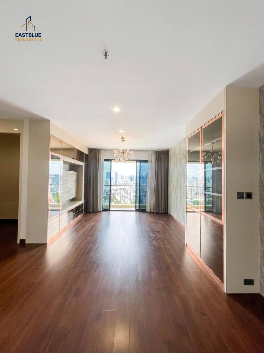 ขาย คอนโด The Crest Phahonyothin 11 · 3 ห้องนอน · 108.51 ตร.ม.