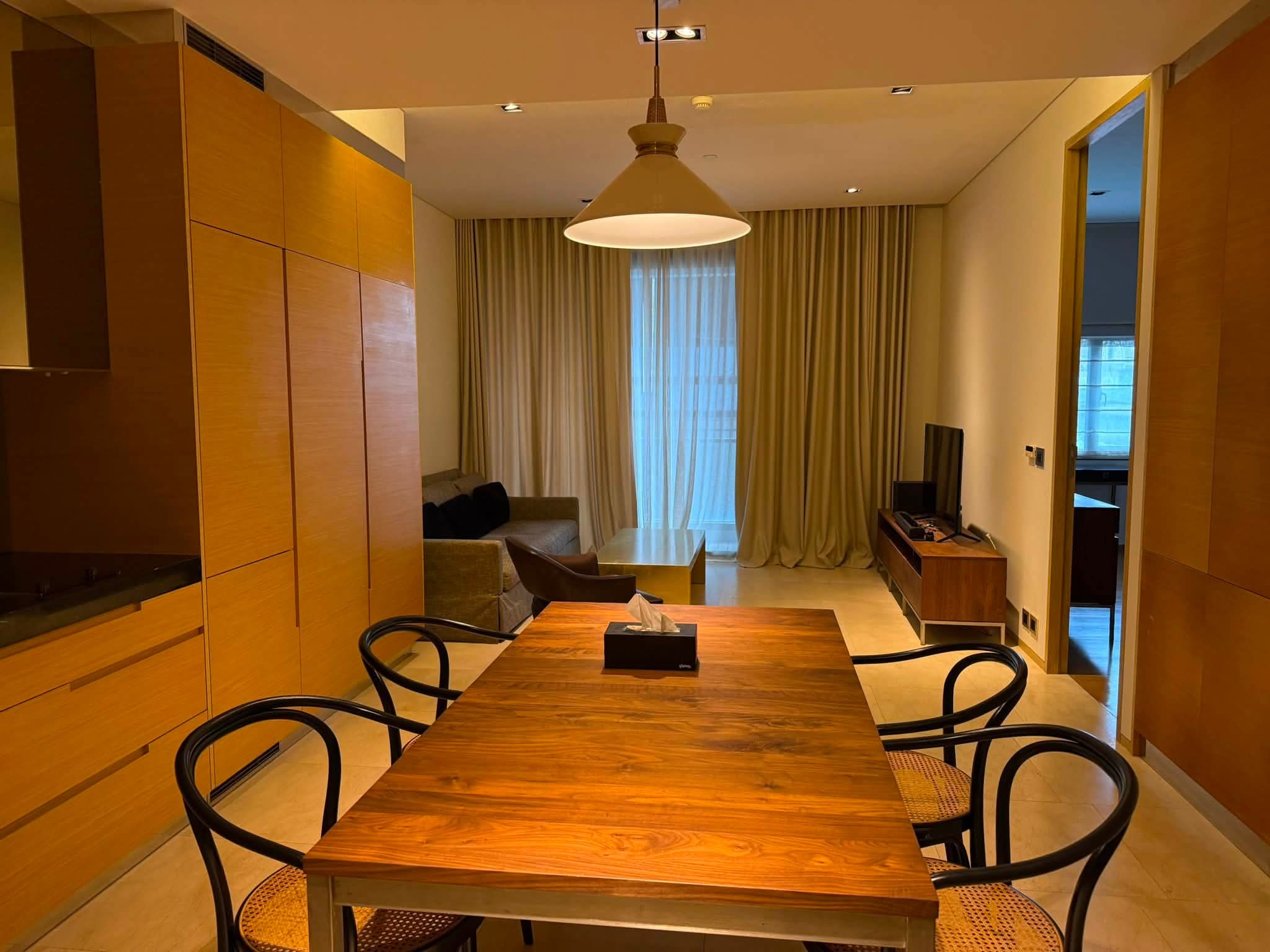 ขาย คอนโด Saladaeng residences · 1 ห้องนอน · 68 ตร.ม.