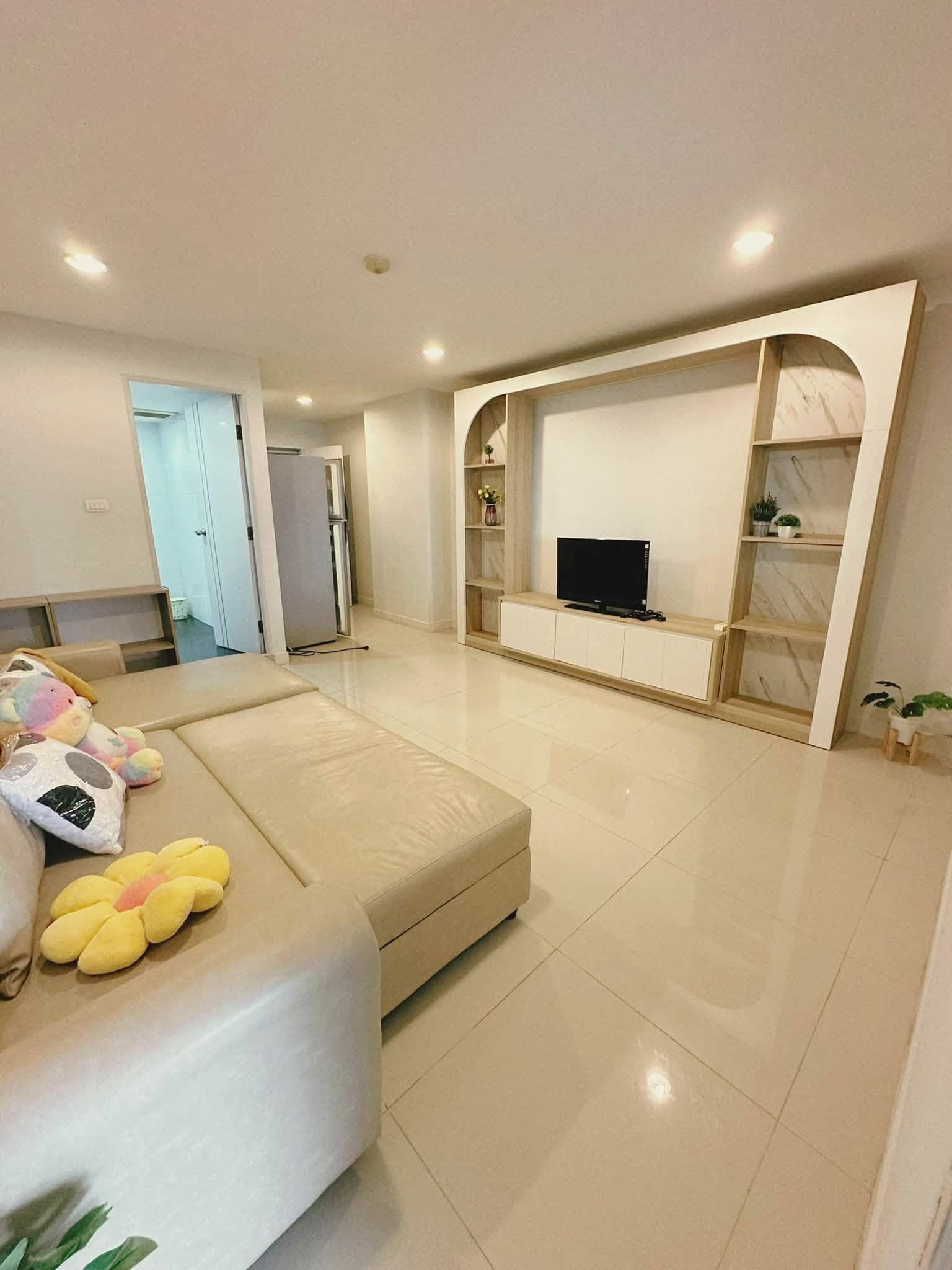 ให้เช่า คอนโด ITF Silom Palace · 1 ห้องนอน · 40 ตร.ม.