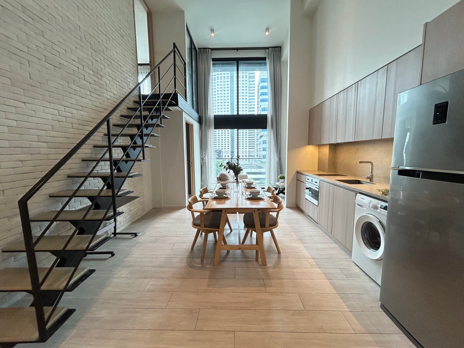 ให้เช่า คอนโด The Lofts Silom · 2 ห้องนอน · 78 ตร.ม.
