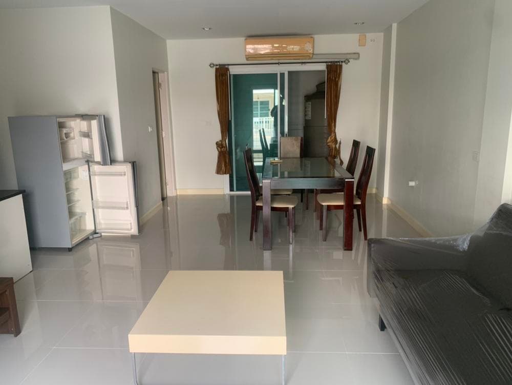 ให้เช่า ทาวน์เฮ้าส์ The Metro Sathorn-Kanlapaphruek · 3 ห้องนอน · 160 ตร.ม.