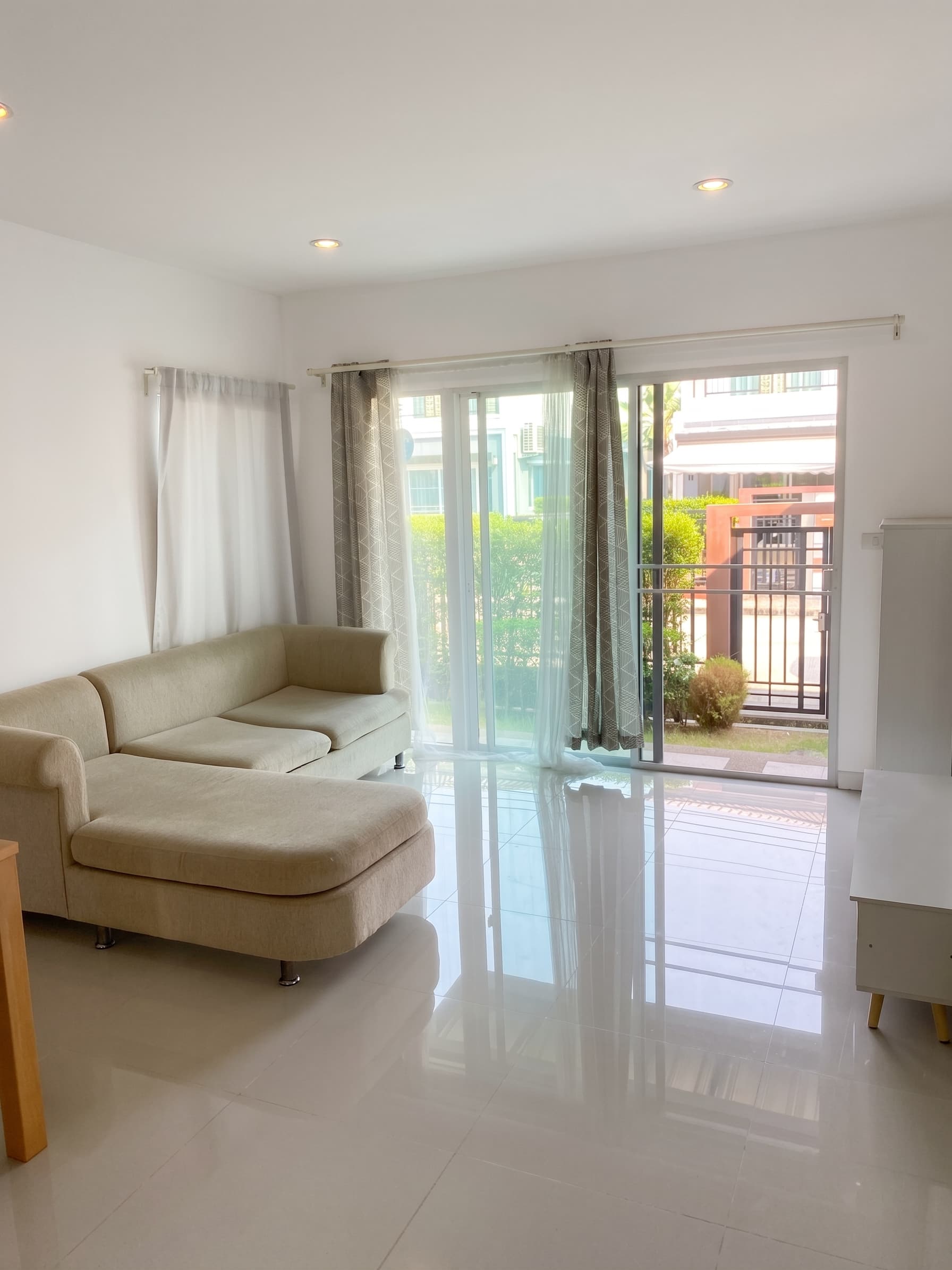 Passorn Prestiege Luxe Pattanakarn