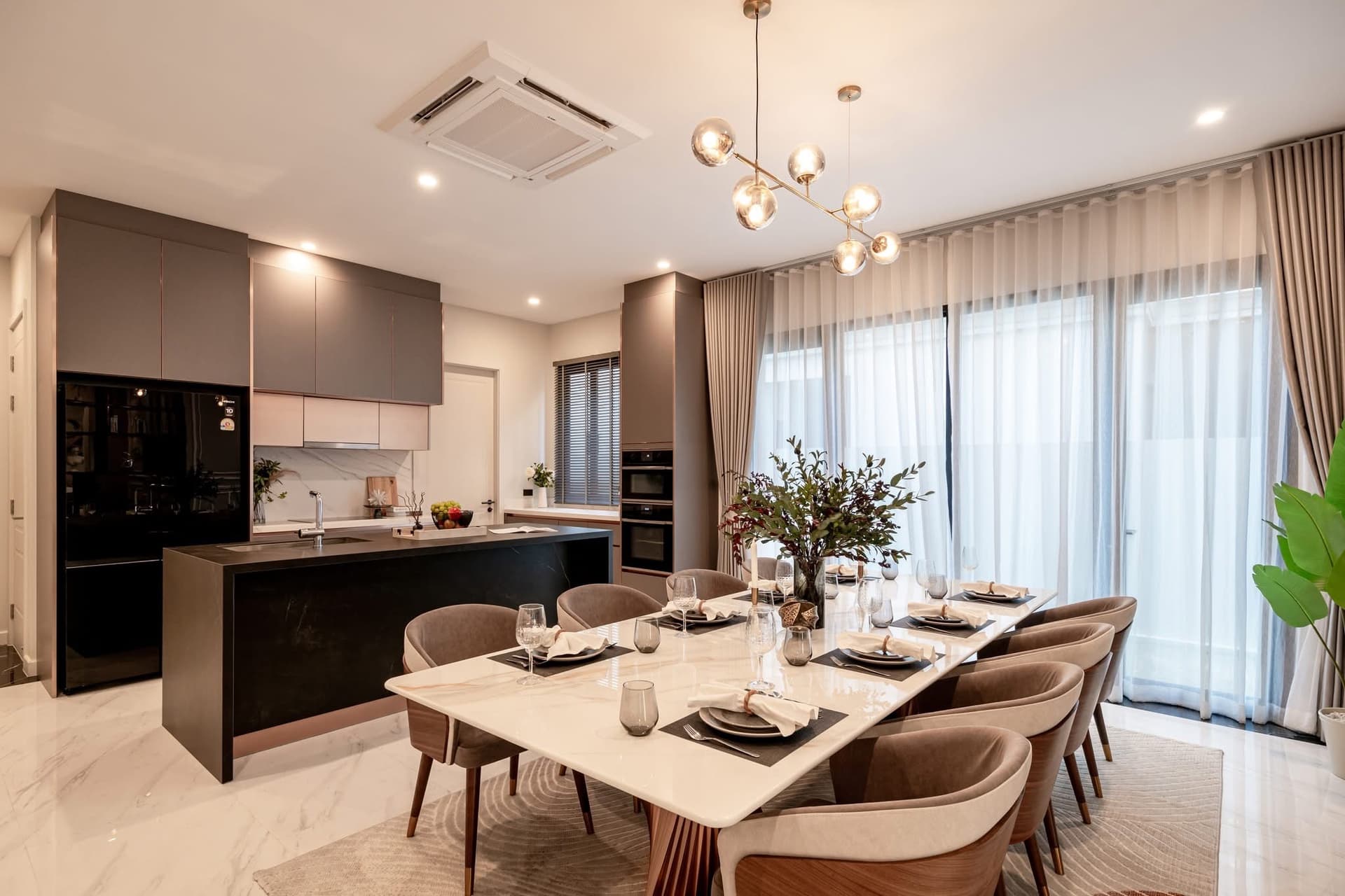 ขาย/เช่า บ้านเดี่ยว CINQ ROYAL Krungthep Kreetha · 5 ห้องนอน · 705 ตร.ม.