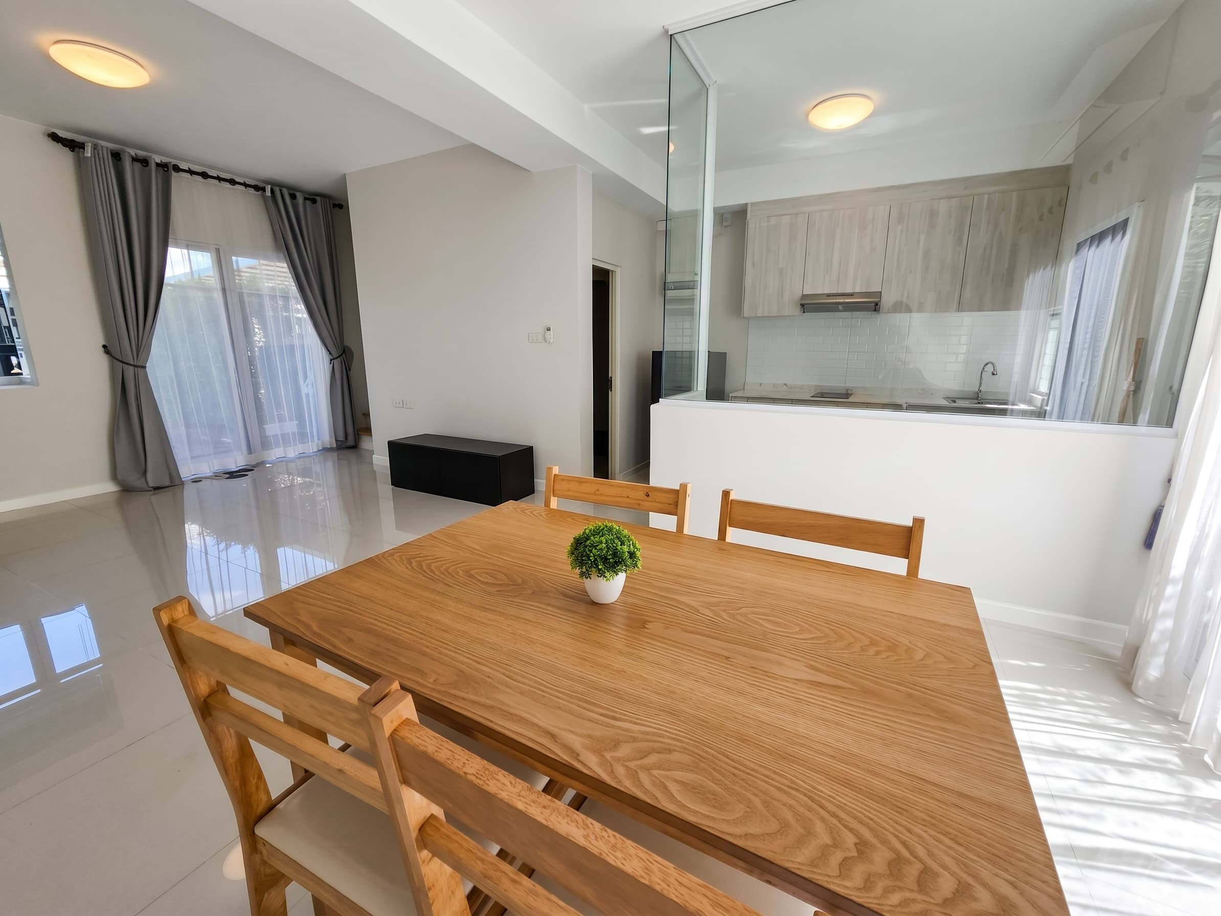 ให้เช่า ทาวน์เฮ้าส์ Villaggio Srinakarin-Bangna · 3 ห้องนอน · 122 ตร.ม.