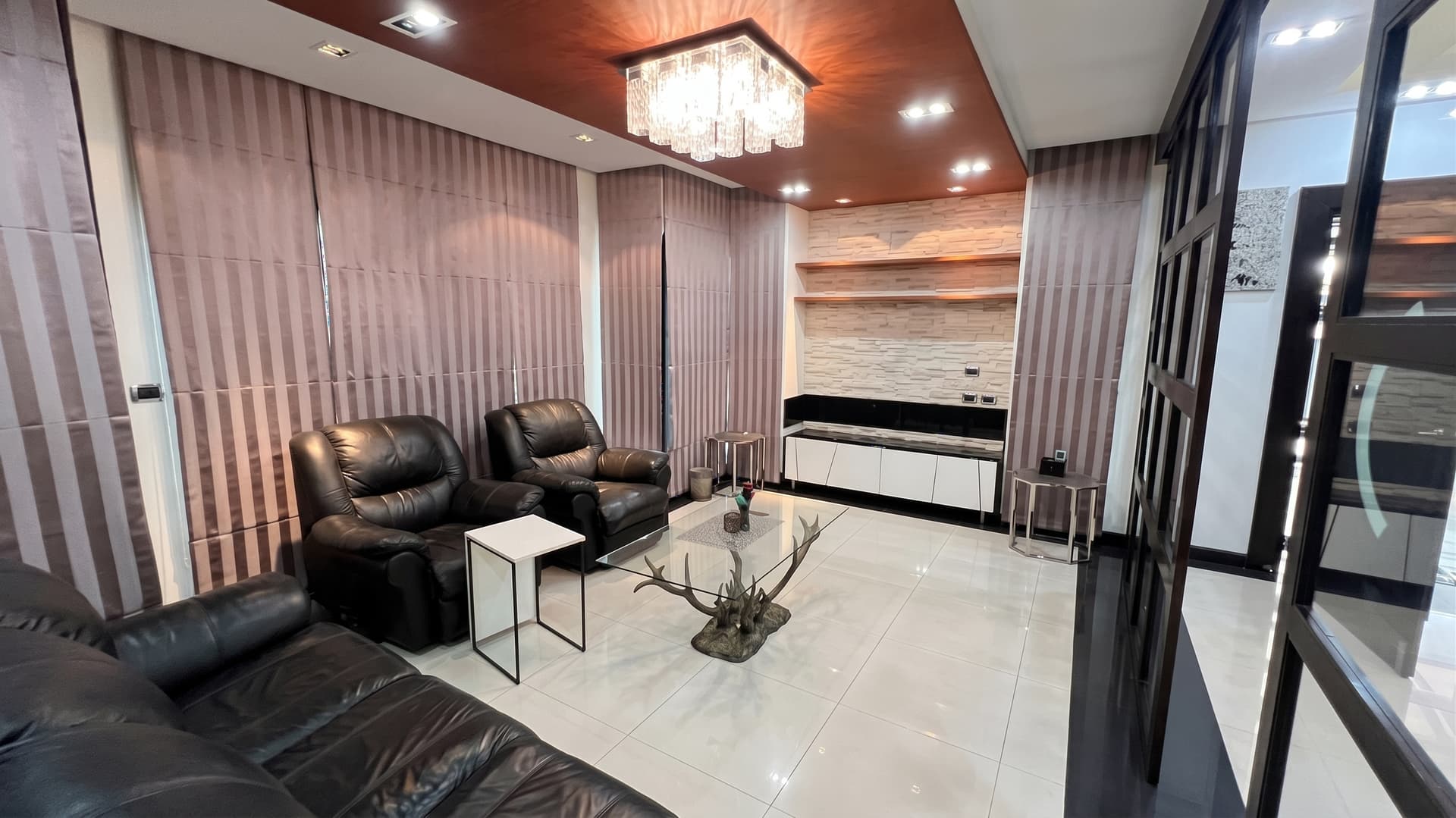 ให้เช่า บ้านเดี่ยว House Area Sukhumvit 26 · 5 ห้องนอน · 400 ตร.ม.