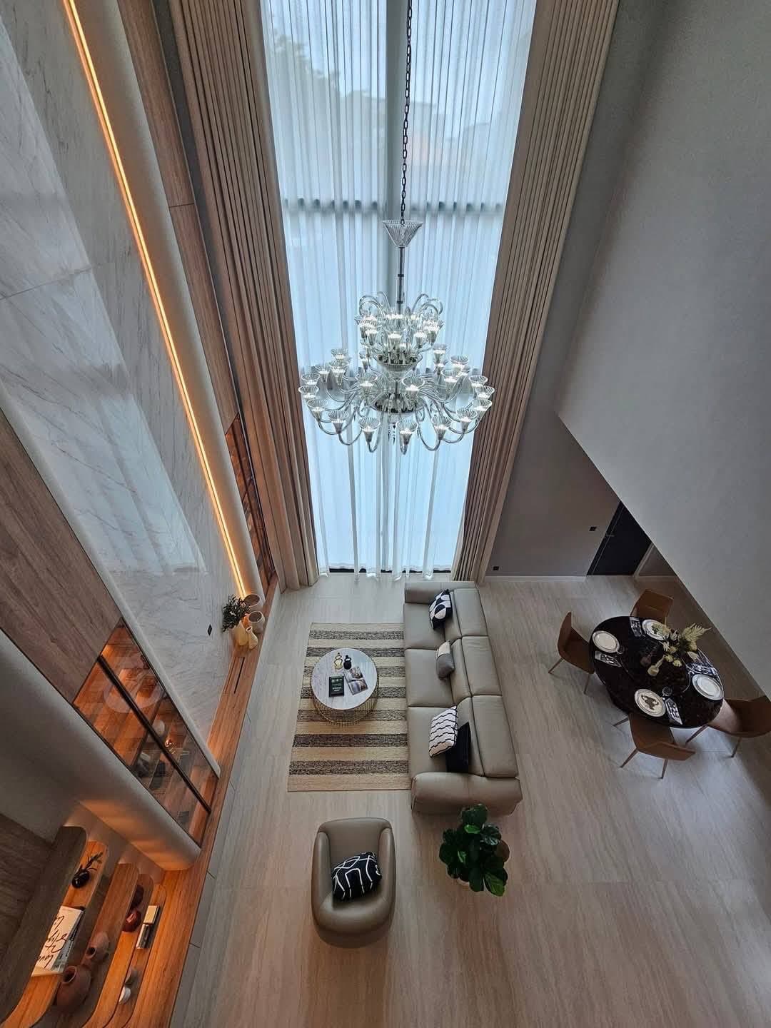ขาย บ้านเดี่ยว The Gentry Phatthanakan 2 · 5 ห้องนอน · 700 ตร.ม.