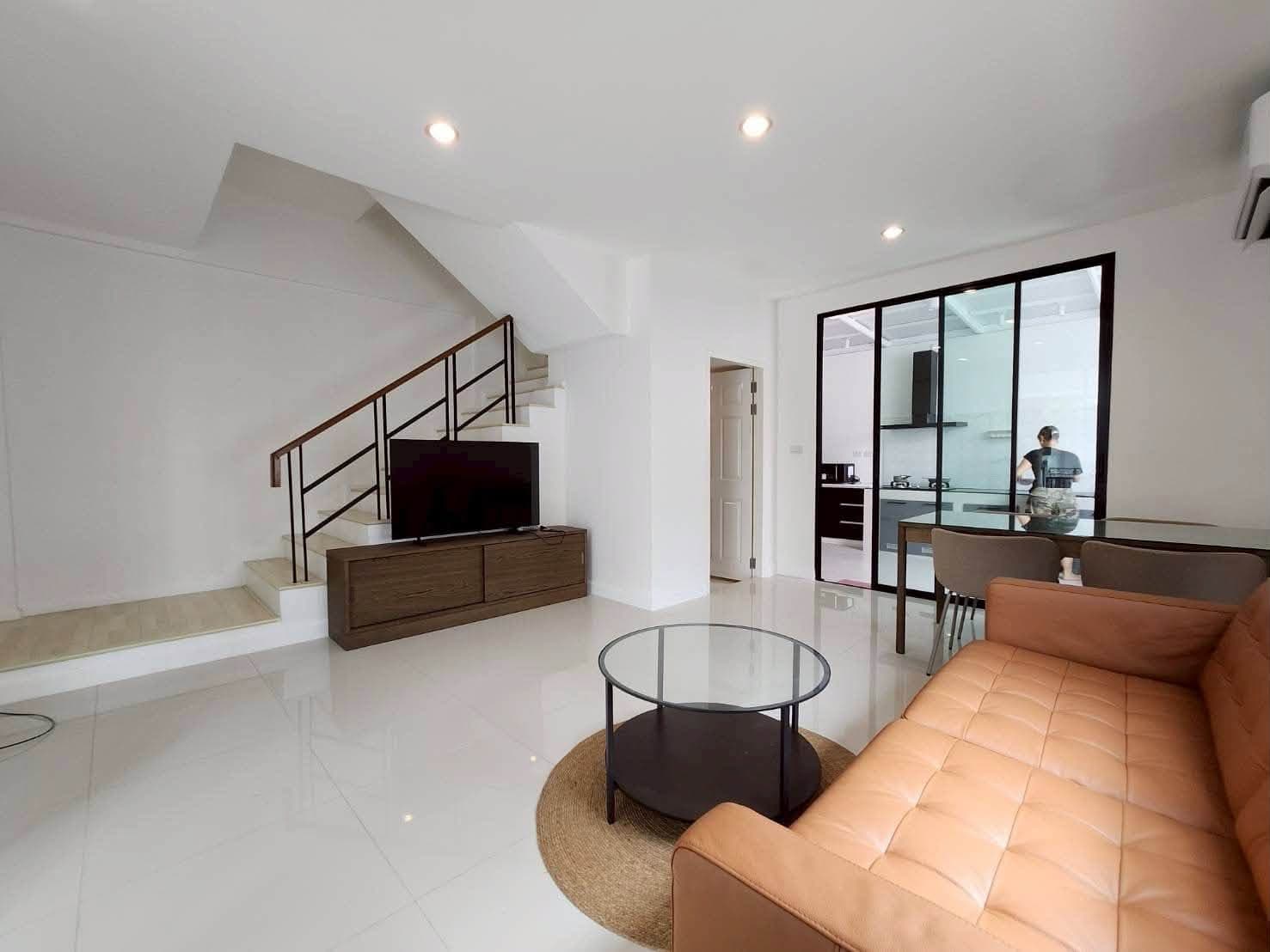 ให้เช่า ทาวน์เฮ้าส์ Areeya Mandarina Sukhumvit 77 · 4 ห้องนอน · 160 ตร.ม.