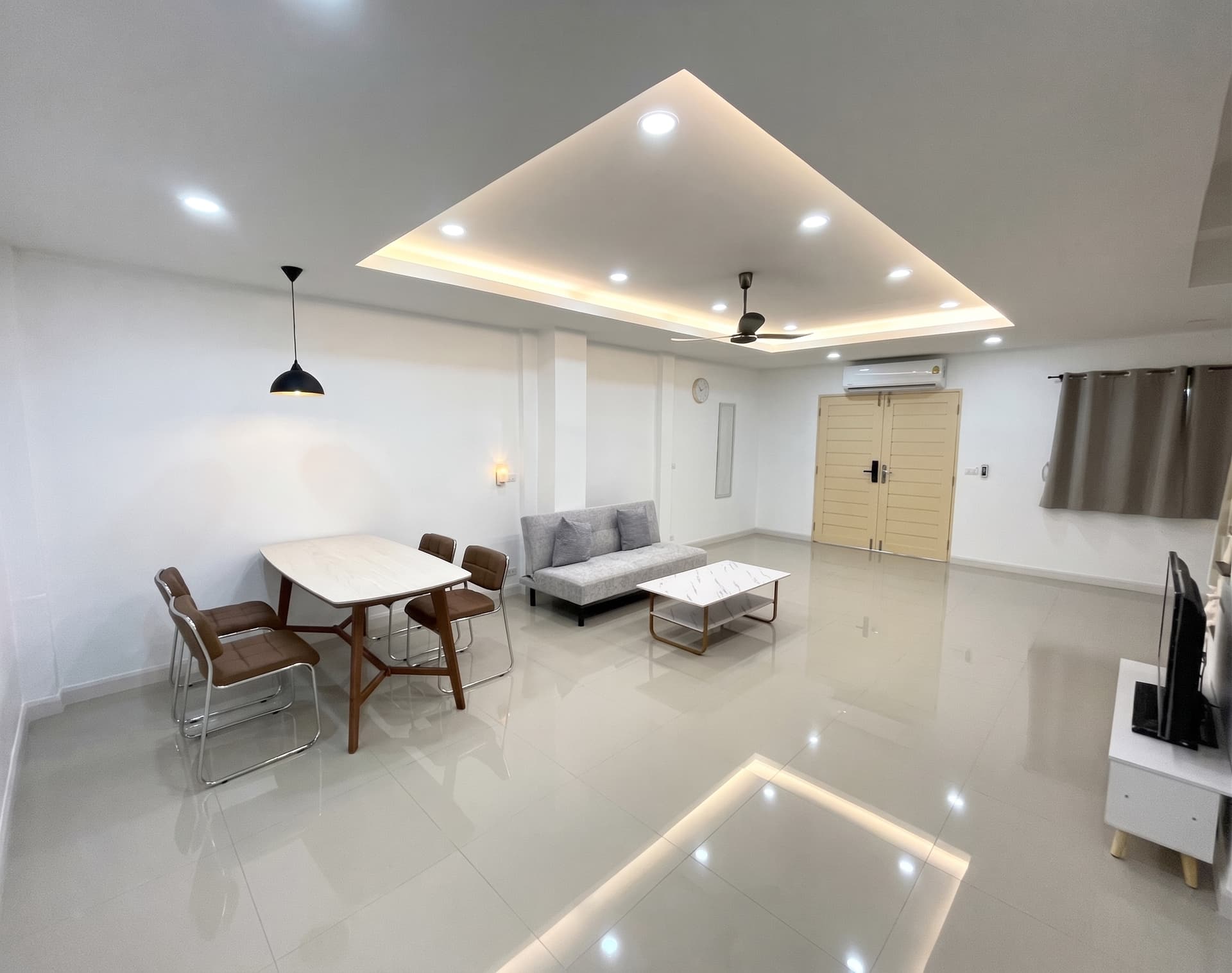 Townhome Area Onnut · 2 Beds Townhouse, 140 sqm, for Rent