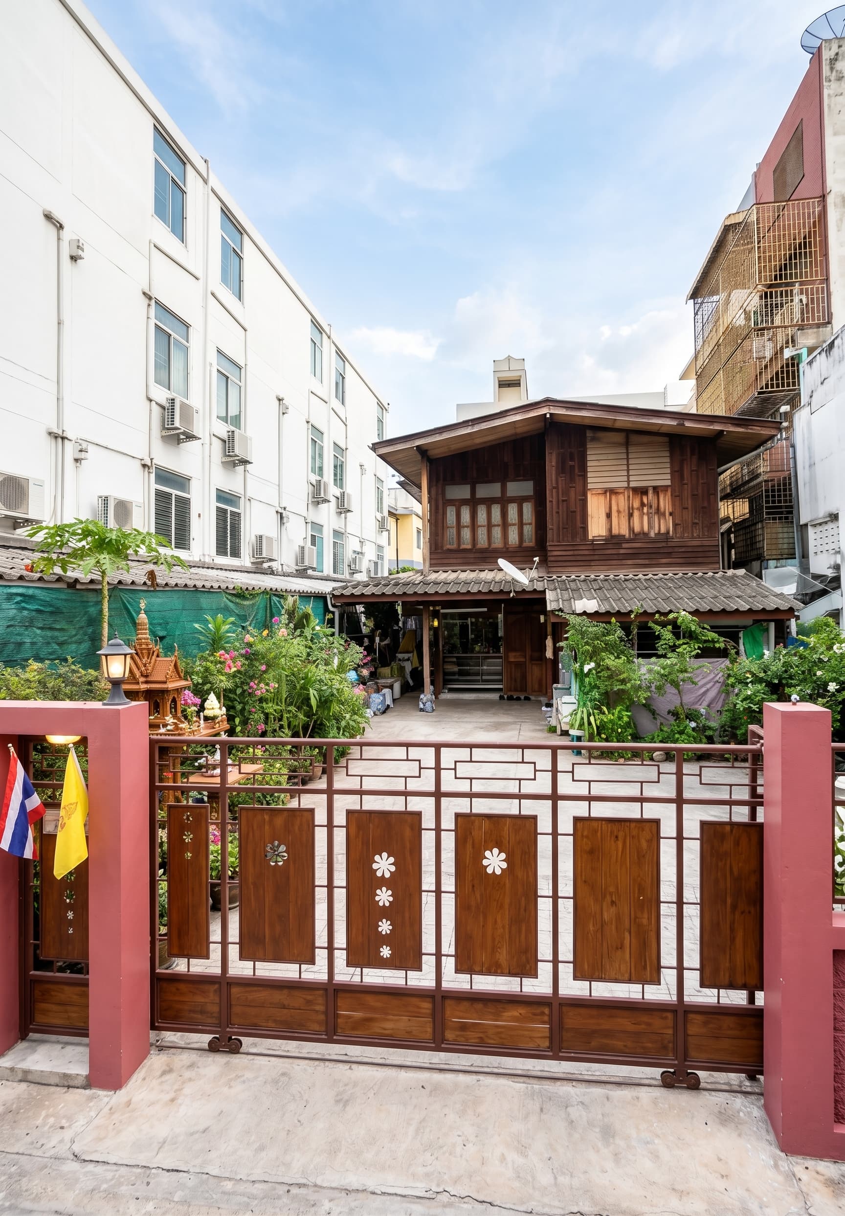 ขาย บ้านเดี่ยว House Area Bangruk · 5 ห้องนอน · 300 ตร.ม.
