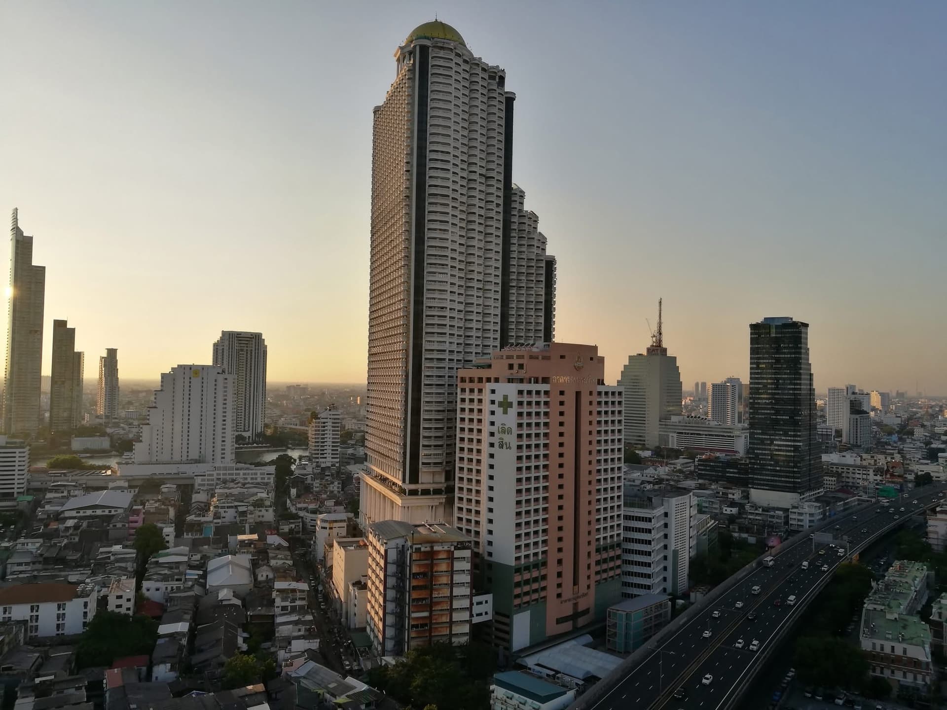 โนเบิล รีโว สีลม