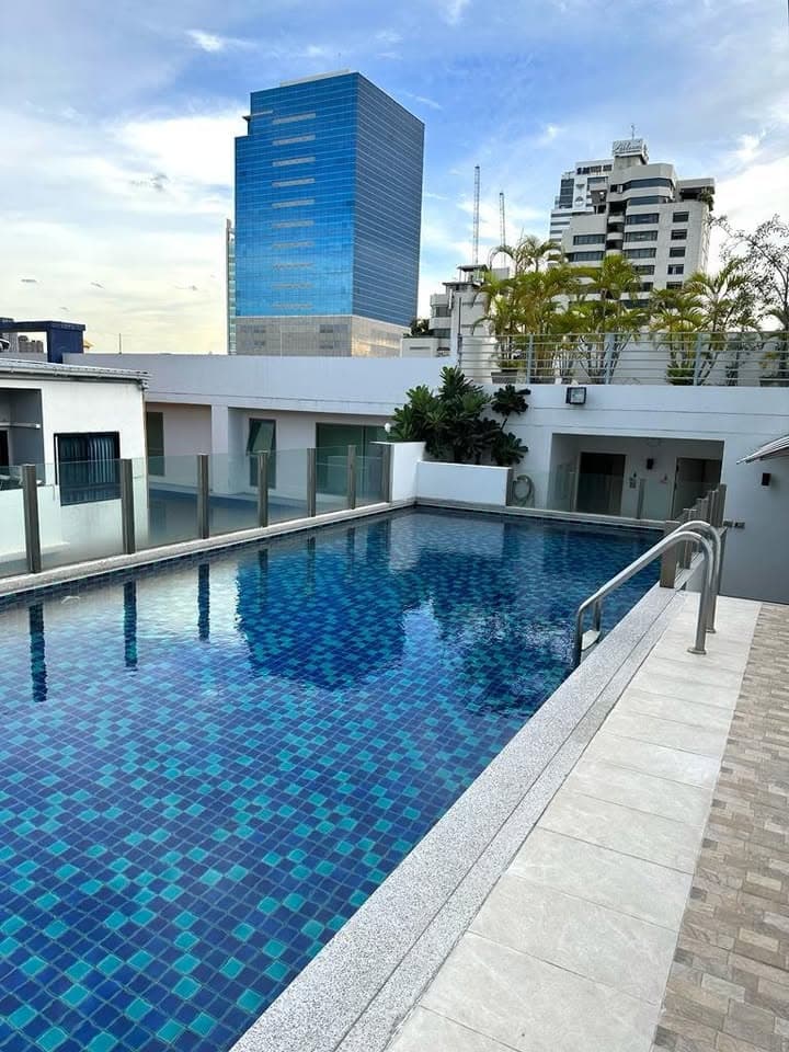 ซิลค์ สนามเป้า