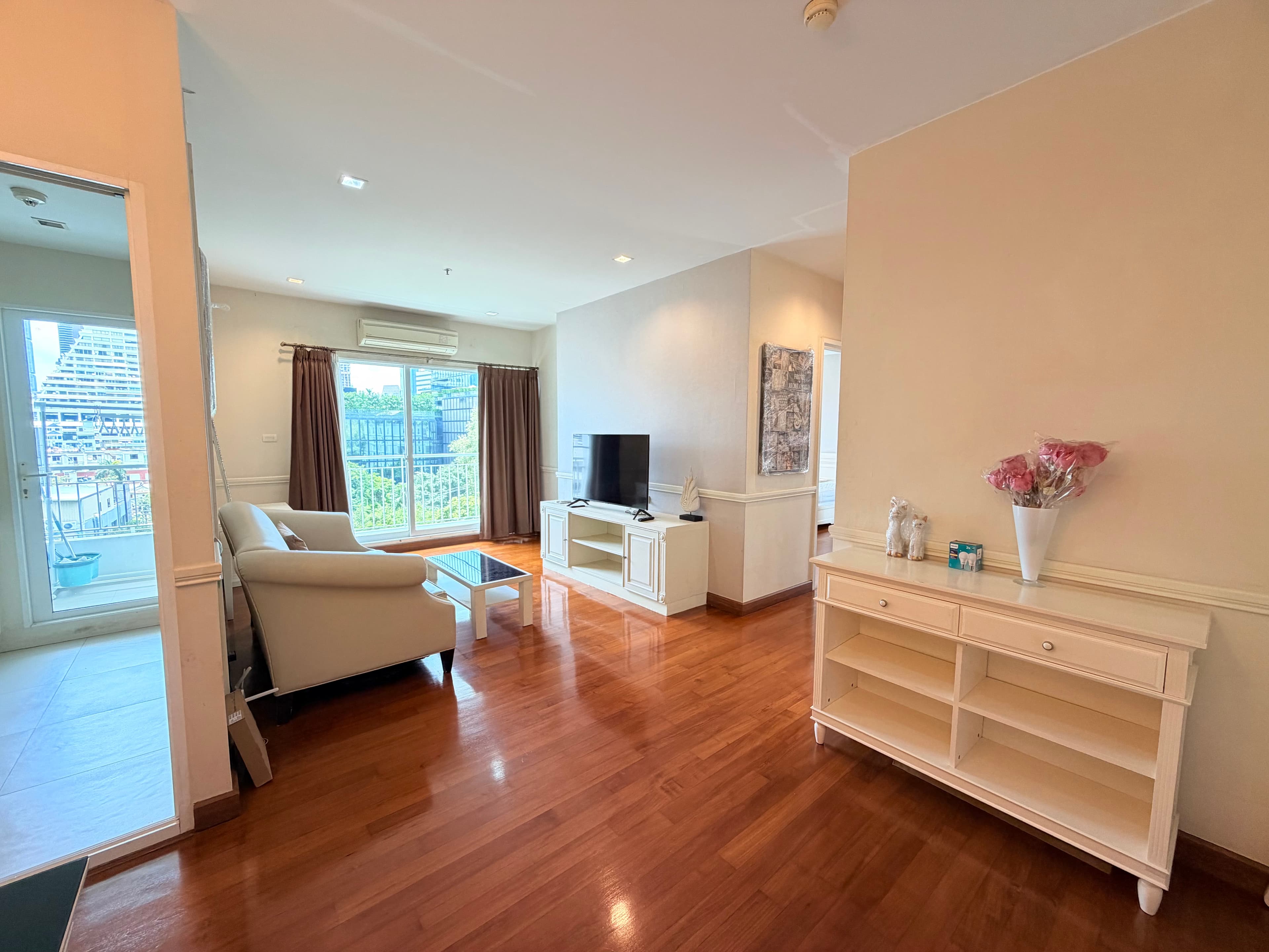 Ivy Sathorn 10 · 2 Beds Condo, 75.5 sqm, for Rent