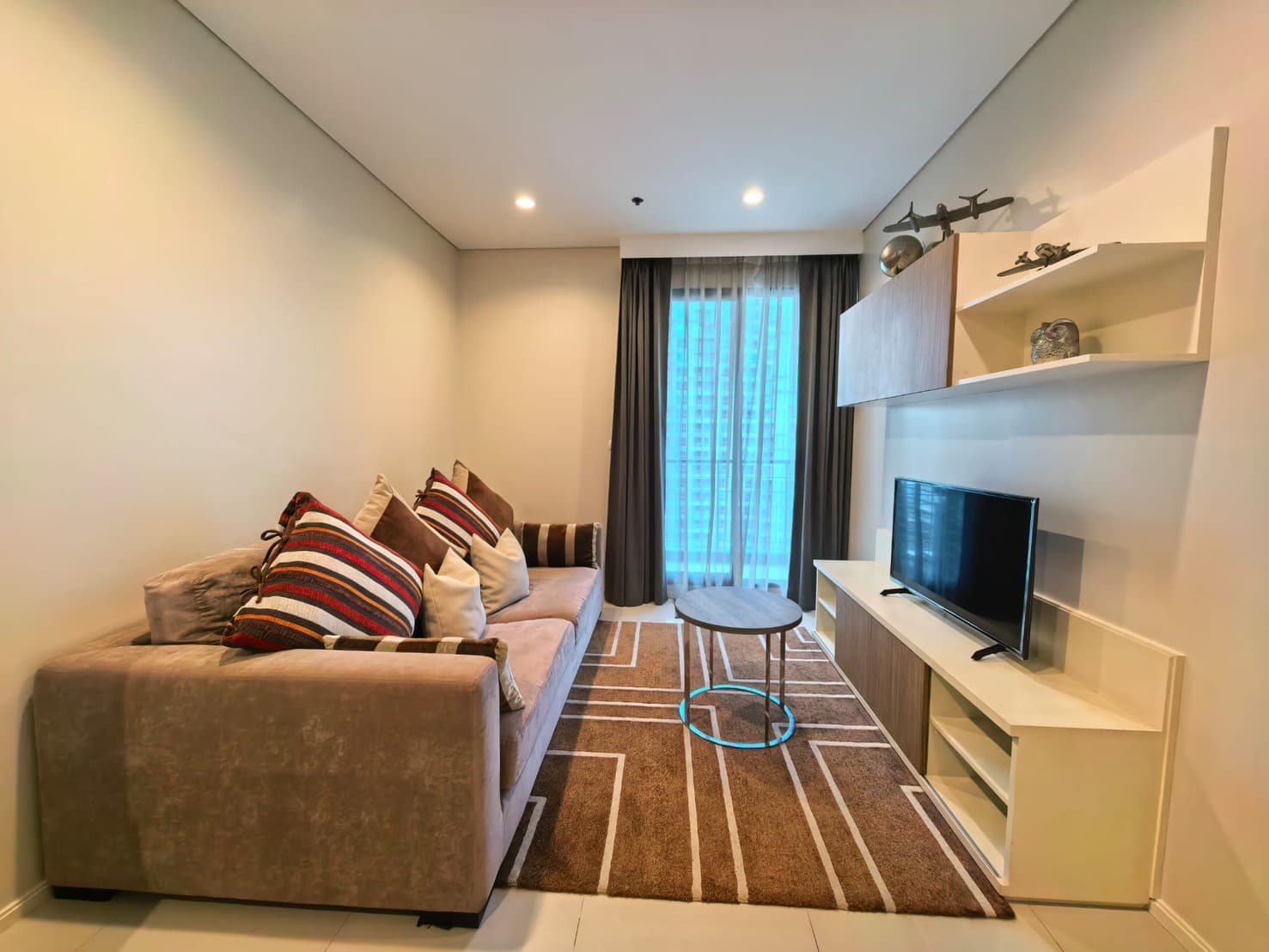 ให้เช่า คอนโด Villa Asoke · 1 ห้องนอน · 48 ตร.ม.