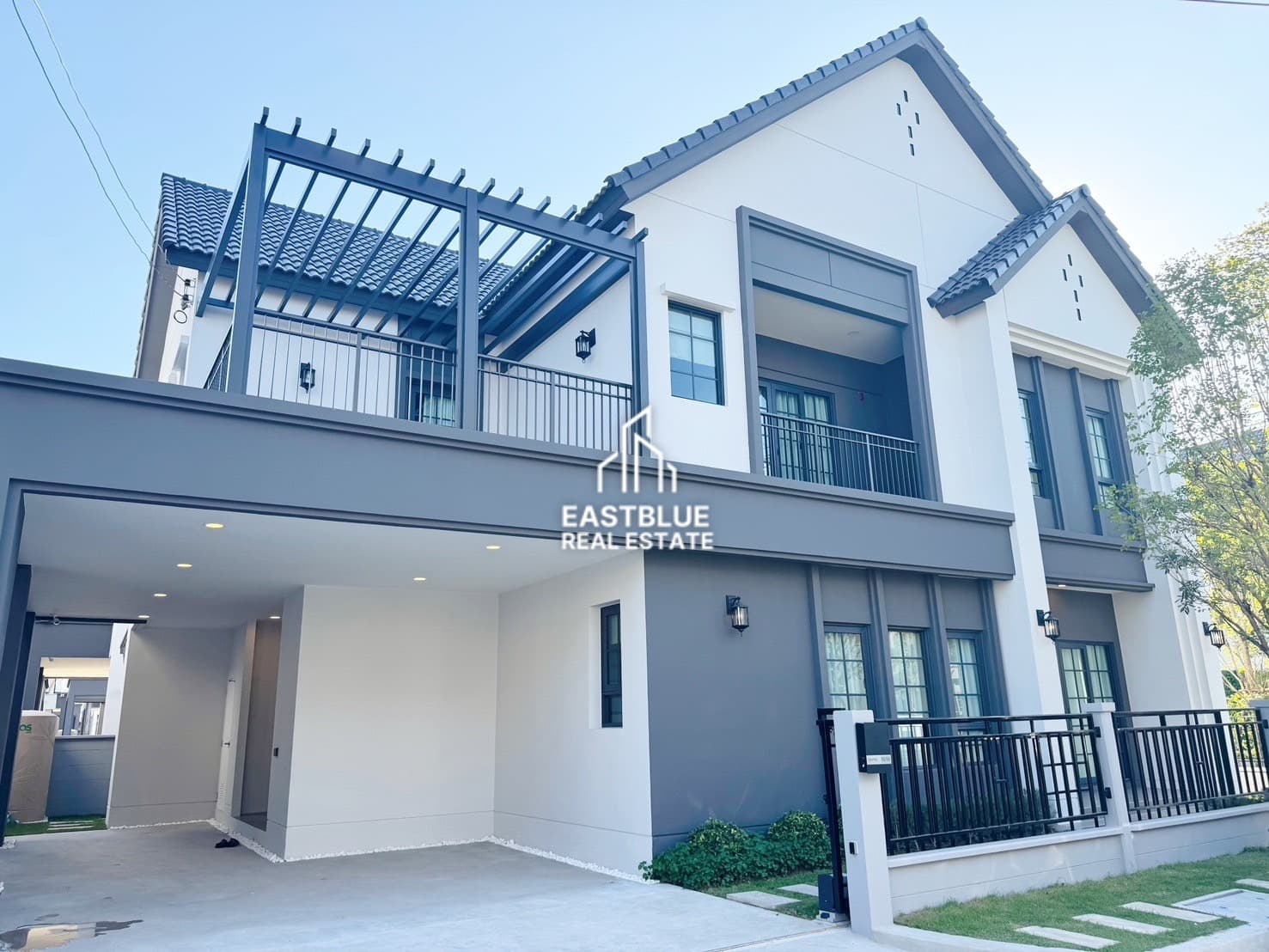 ให้เช่า บ้านเดี่ยว Centro Bangna 2 · 4 ห้องนอน · 303 ตร.ม.