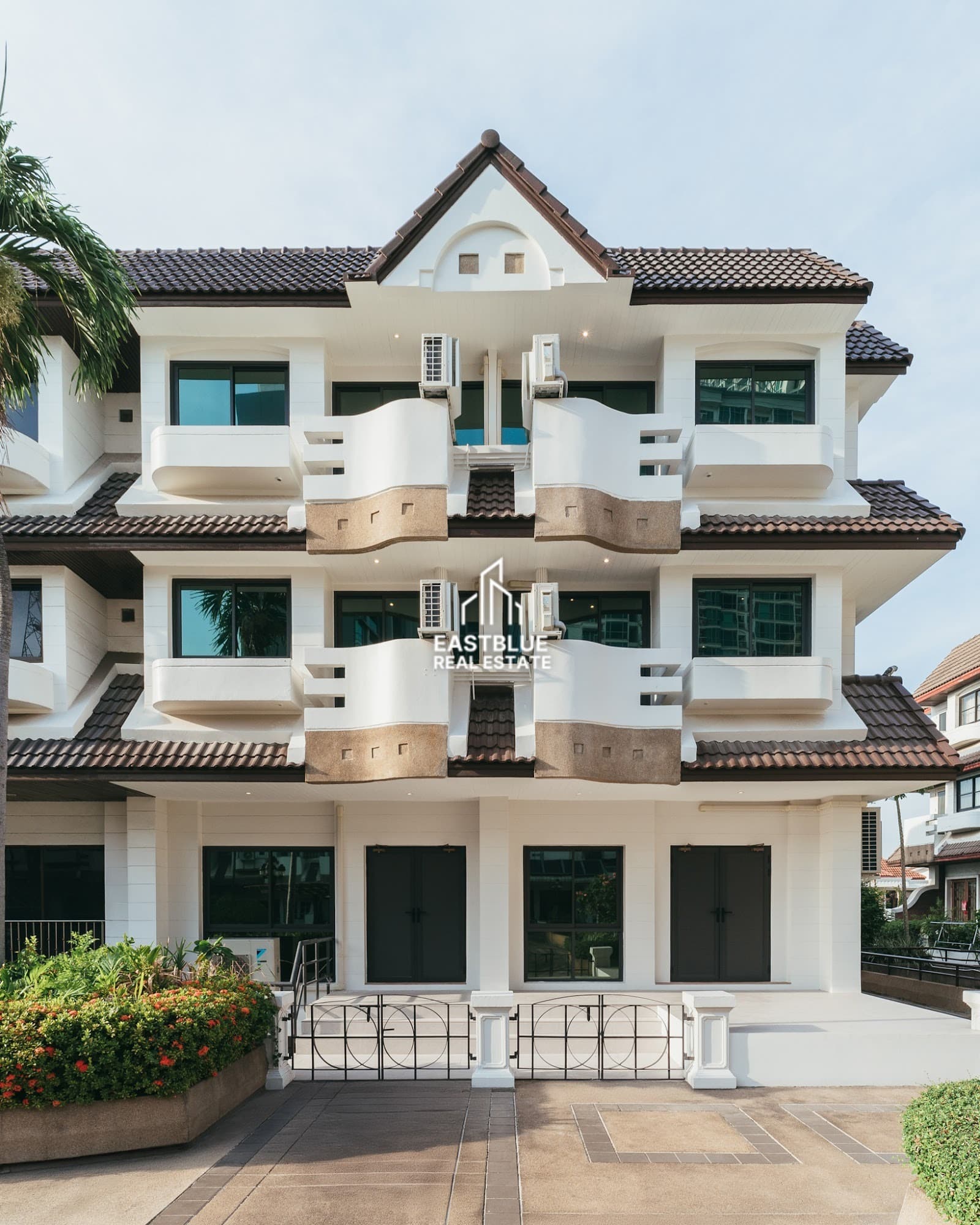 ขาย/เช่า ทาวน์เฮ้าส์ Regent 71 Place · 5 ห้องนอน · 350 ตร.ม.