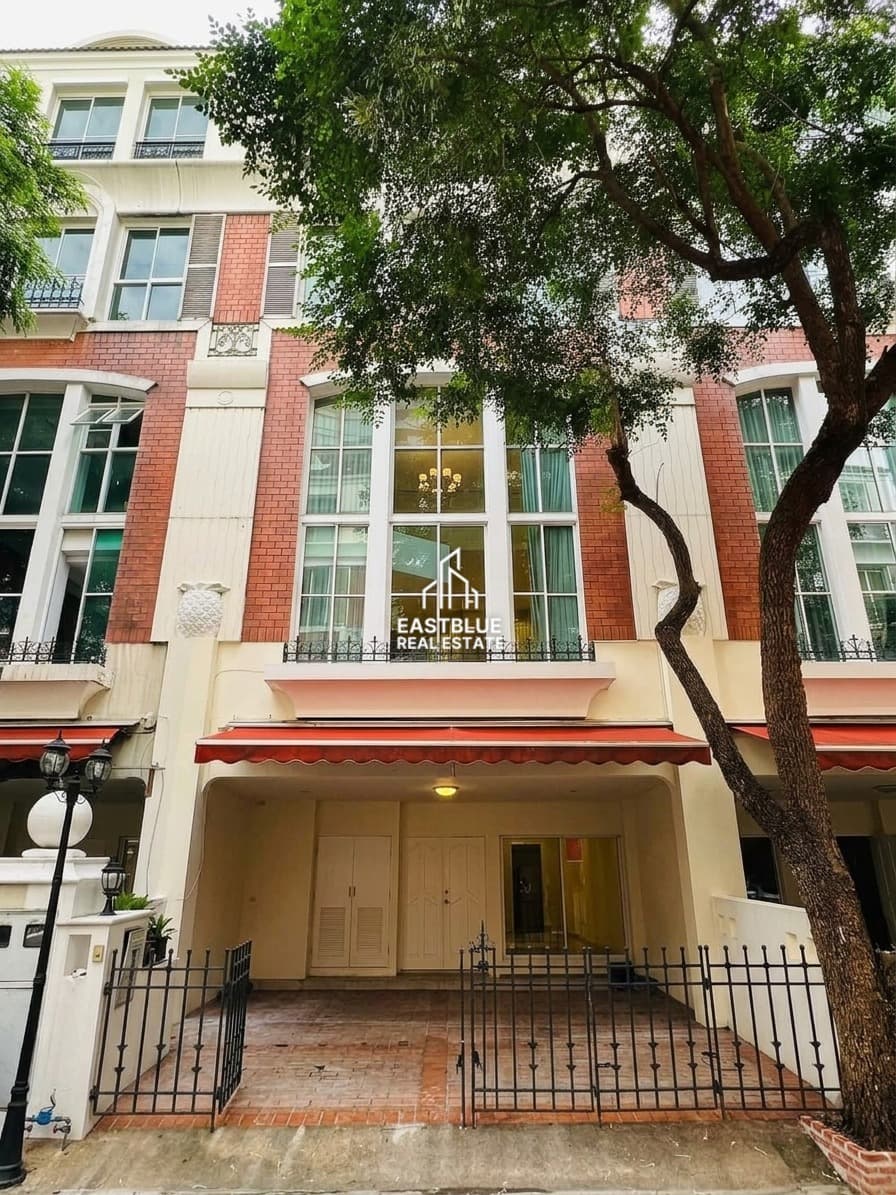 ให้เช่า ทาวน์เฮ้าส์ Baan Klang Krung Thonglor · 5 ห้องนอน · 400 ตร.ม.