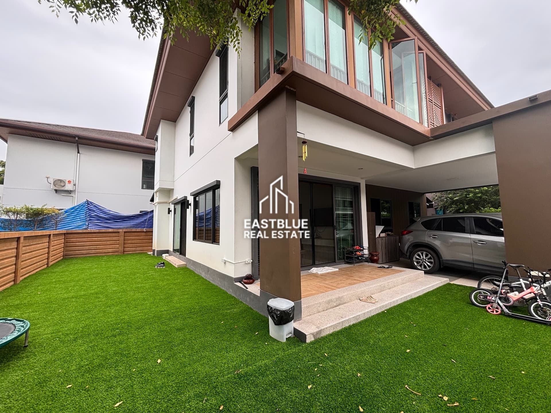 ขาย บ้านเดี่ยว Burasiri Pattanakarn · 4 ห้องนอน · 210 ตร.ม.