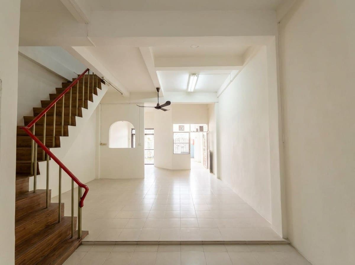 ขาย ทาวน์เฮ้าส์ Townhouse Area Taopoon · 2 ห้องนอน · 120 ตร.ม.