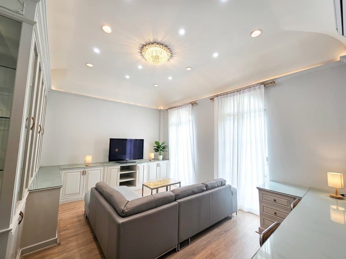 ให้เช่า ทาวน์เฮ้าส์ Baan Klang Krung Grande Vienna Rama 3 · 3 ห้องนอน · 250 ตร.ม.