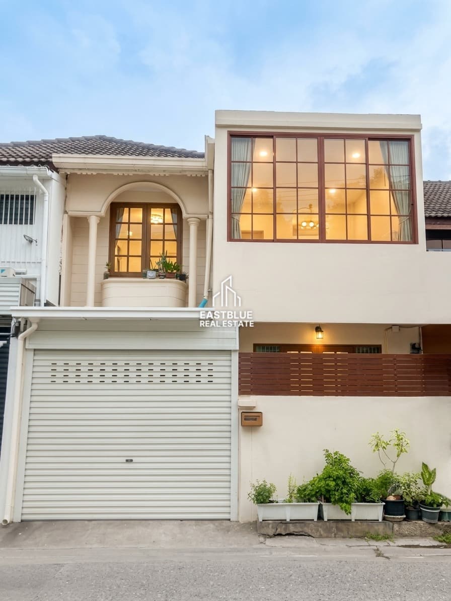 ขาย/เช่า ทาวน์เฮ้าส์ Townhome Area Ratchada 18 · 3 ห้องนอน · 180 ตร.ม.